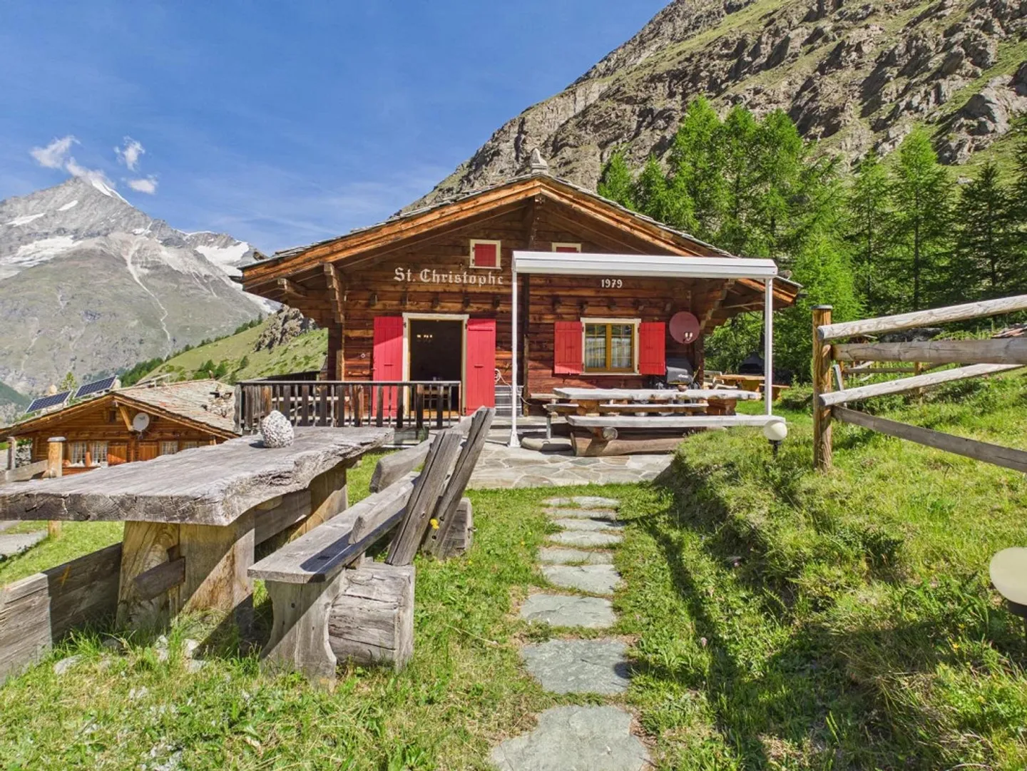 Unique Alpine Paradise - Chalet on the Täschalp - Photo 1 of 16