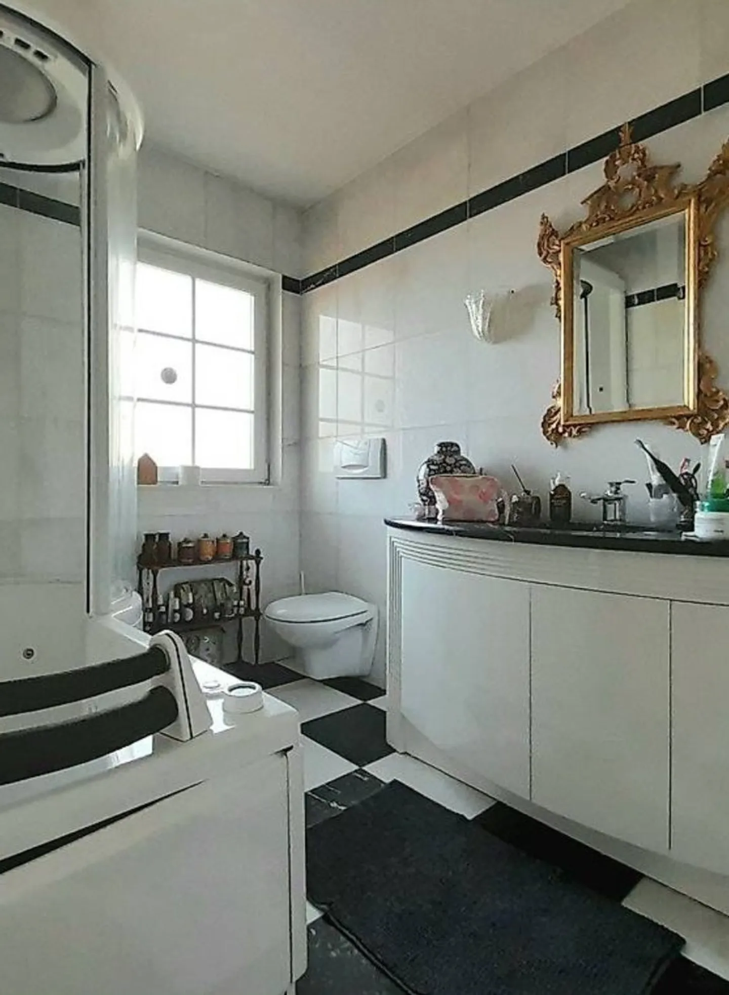 Renovated period villa with botanical garden and three independent apartments Gudo, Bellinzona - Photo 11 of 13