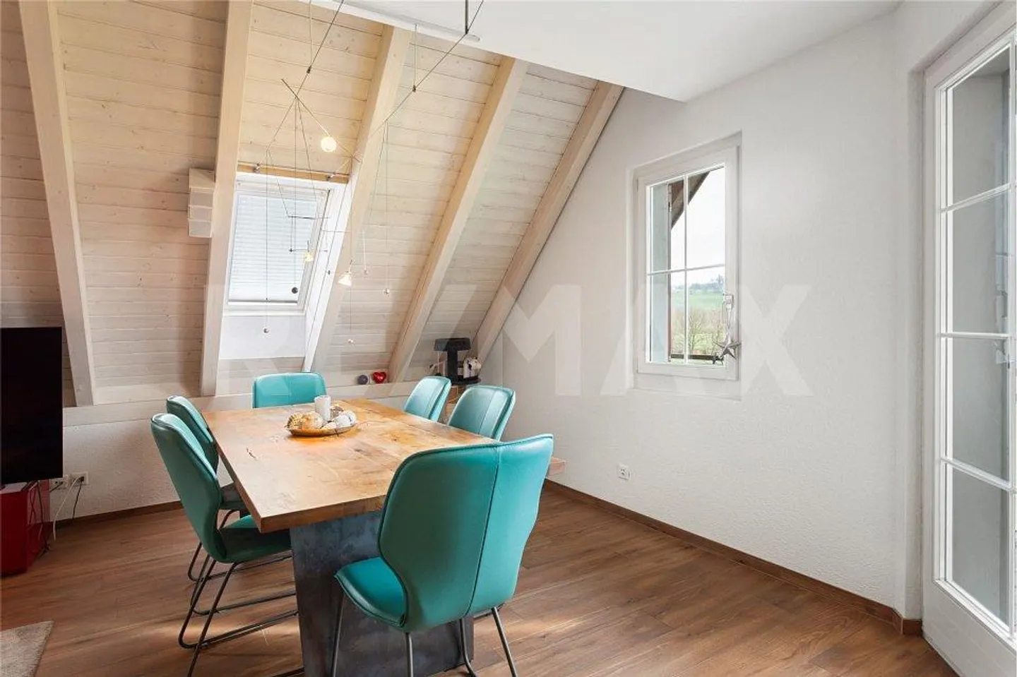 Bright 5.5-room maisonette apartment with two balconies and unobstructed views... - Photo 6 of 10