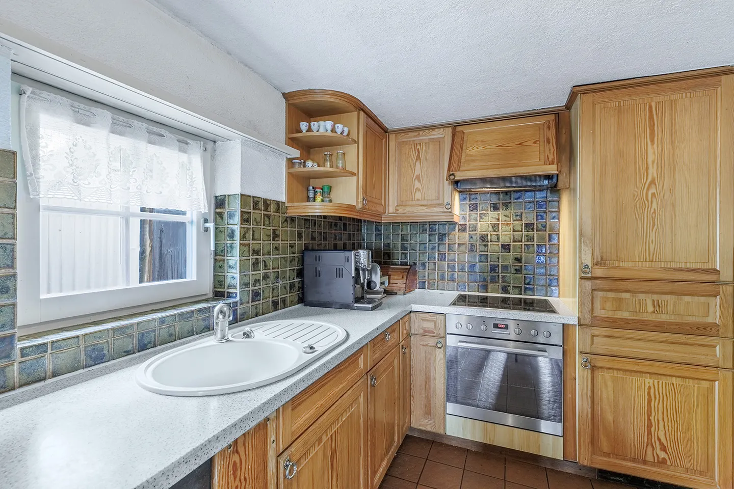 Affascinante casa multigenerazionale con appartamento separato - Foto 3 di 10