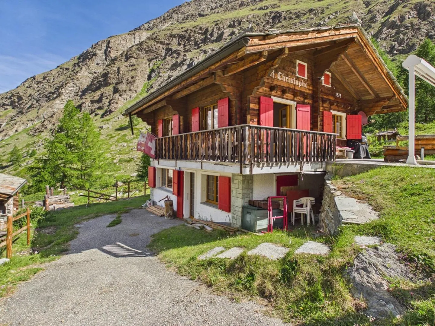 Unique Alpine Paradise - Chalet on the Täschalp - Photo 14 of 16