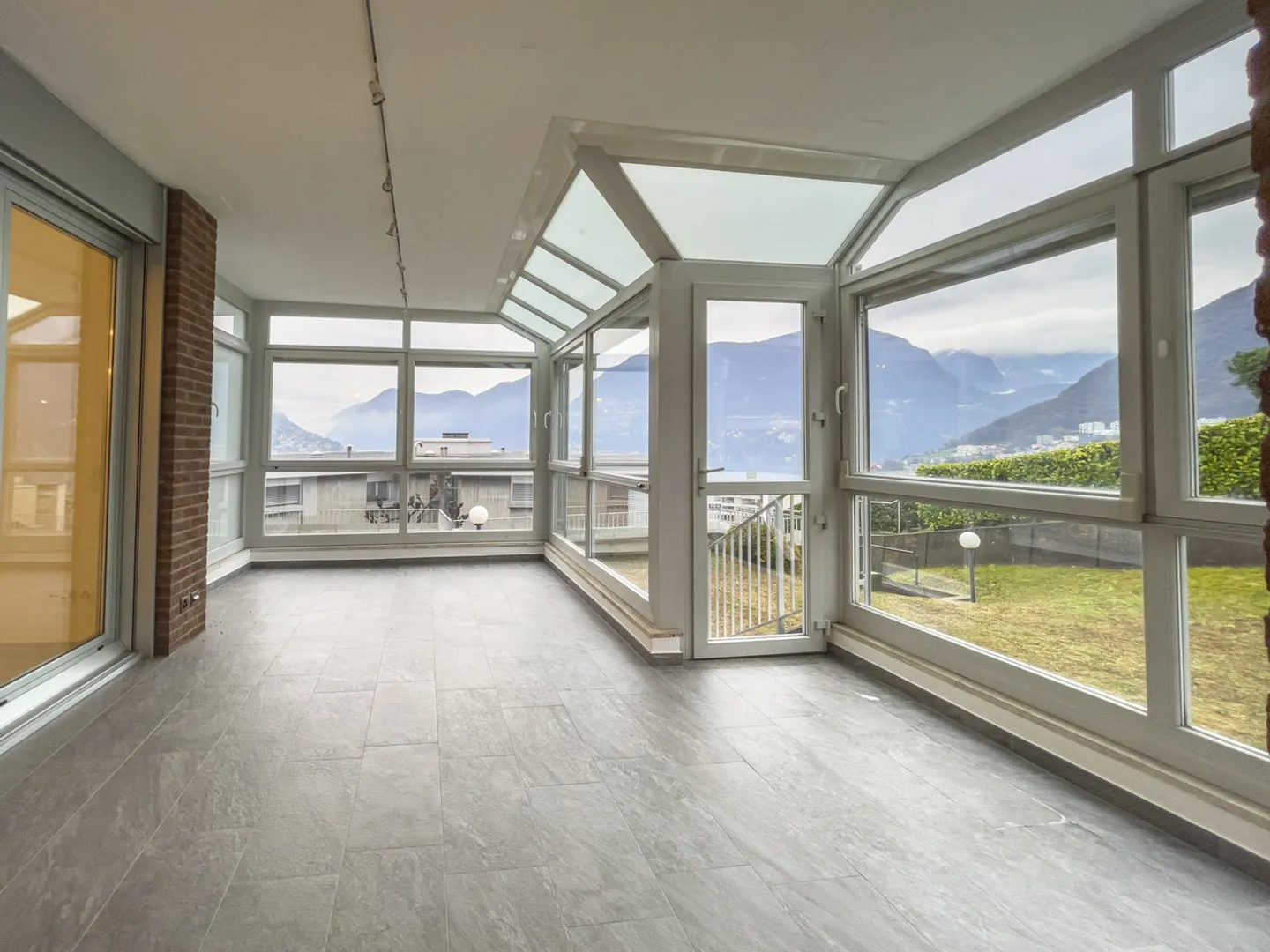 Renovierte Wohnung mit Seeblick - Foto 11 von 14