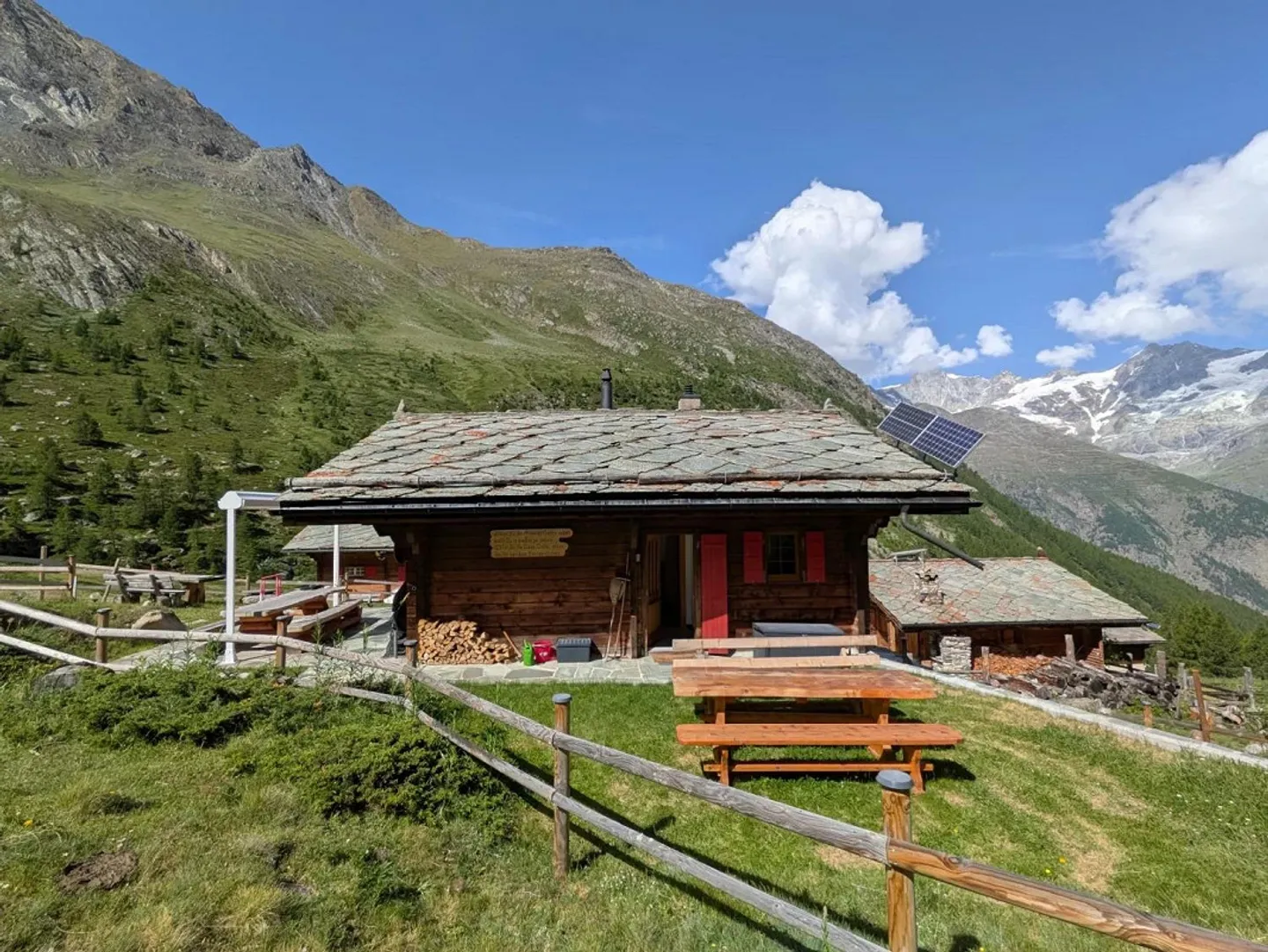 Unique Alpine Paradise - Chalet on the Täschalp - Photo 15 of 16