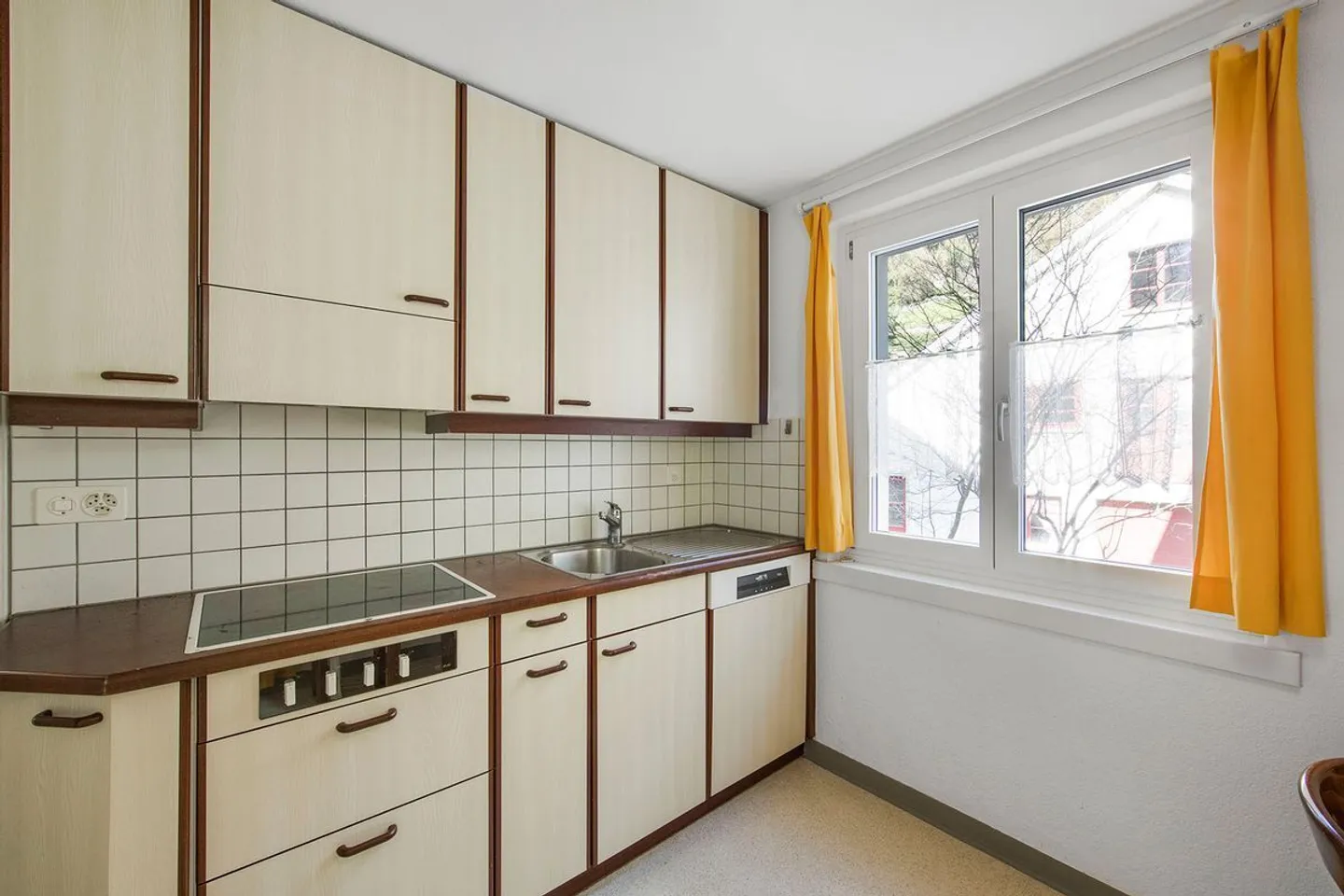 Proprietà di investimento con opportunità di sviluppo nel cuore di Altdorf - Foto 9 di 11