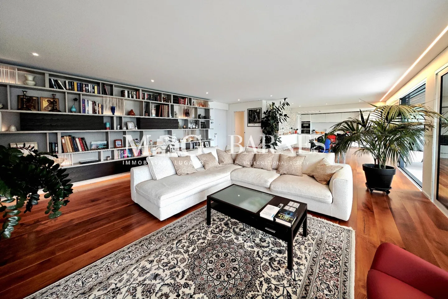 Attico moderno con vista lago - Foto 4 di 16