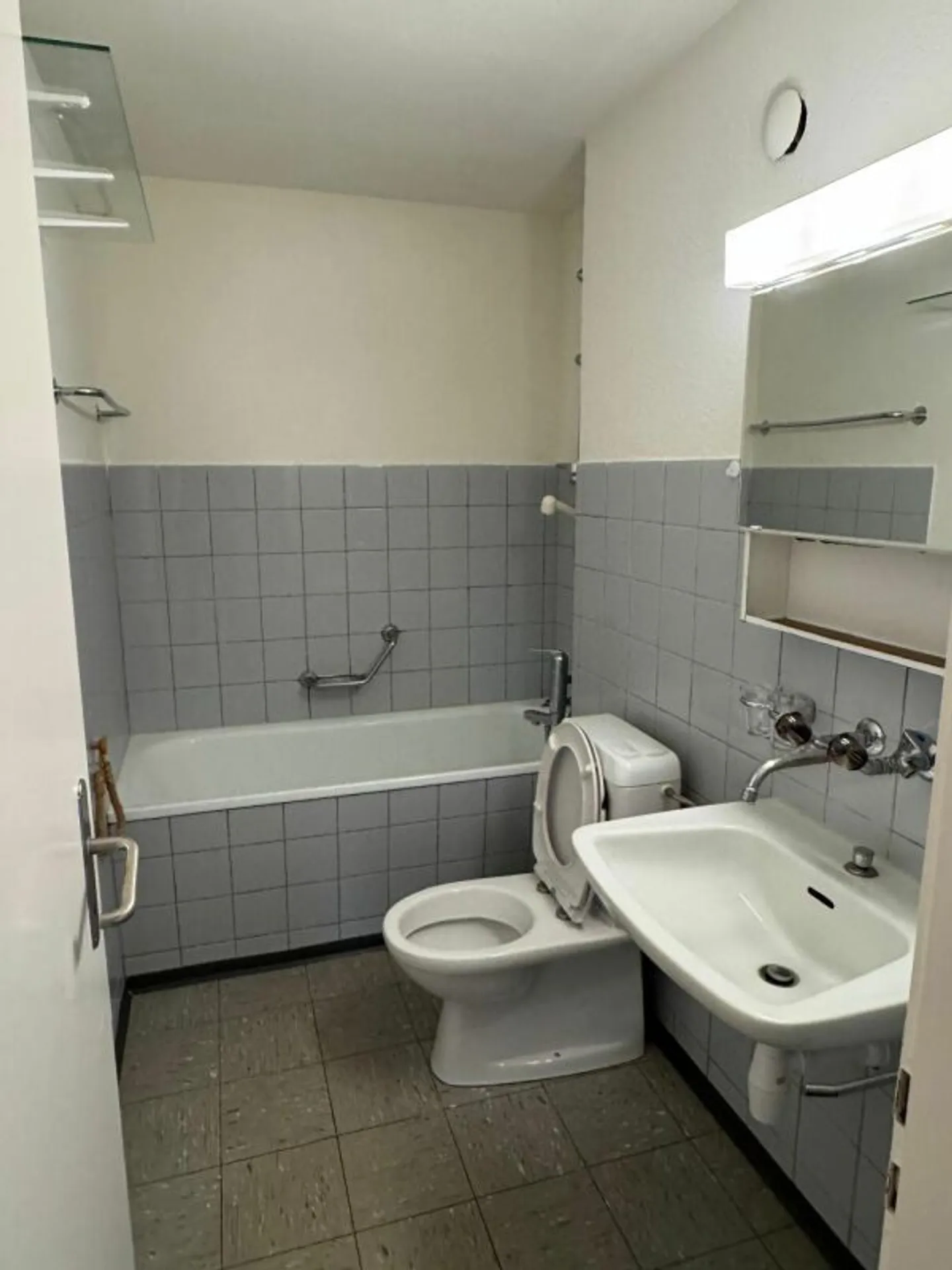 Spacious 3.5 Room Apartment in Prime Location - Photo 5 of 9