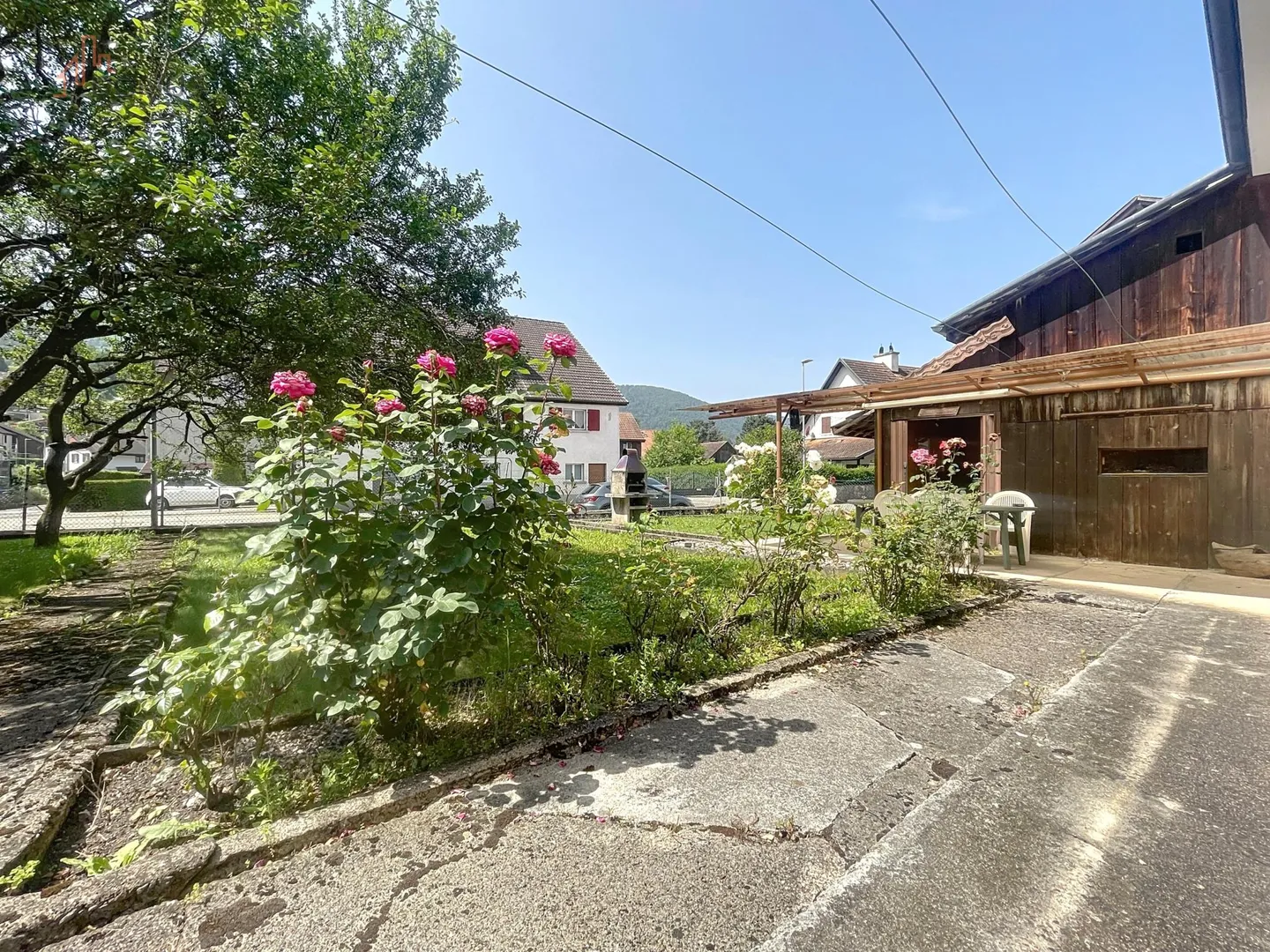 Casa con grande potenziale? Ideale per appassionati di fai-da-te o investitori - Foto 1 di 13