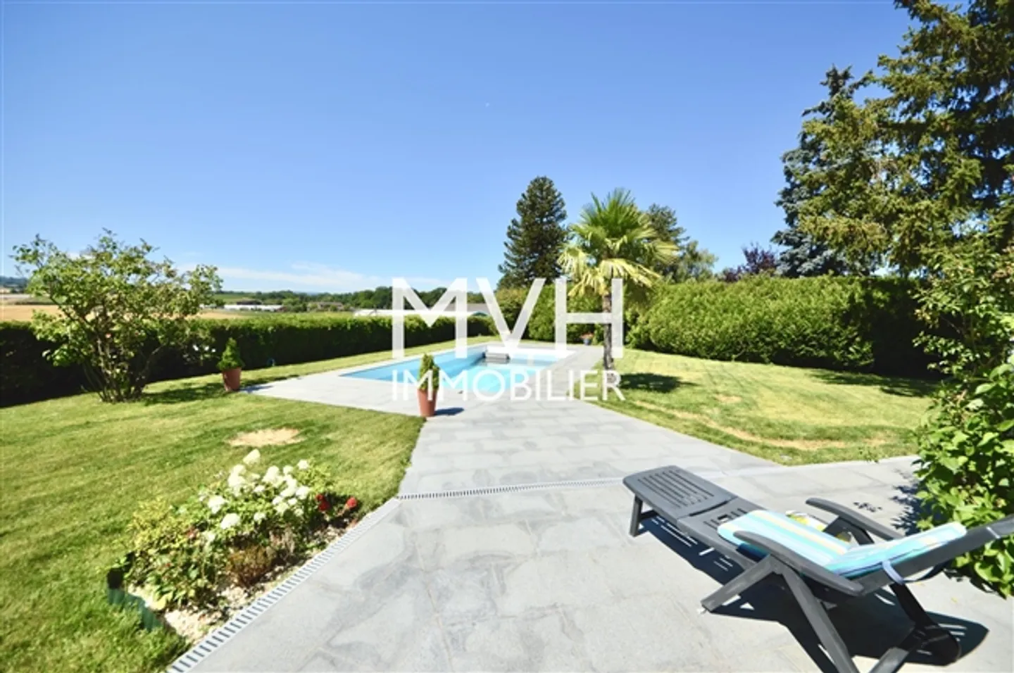 Architect Villa 9 Rooms in the Green - Photo 2 of 9