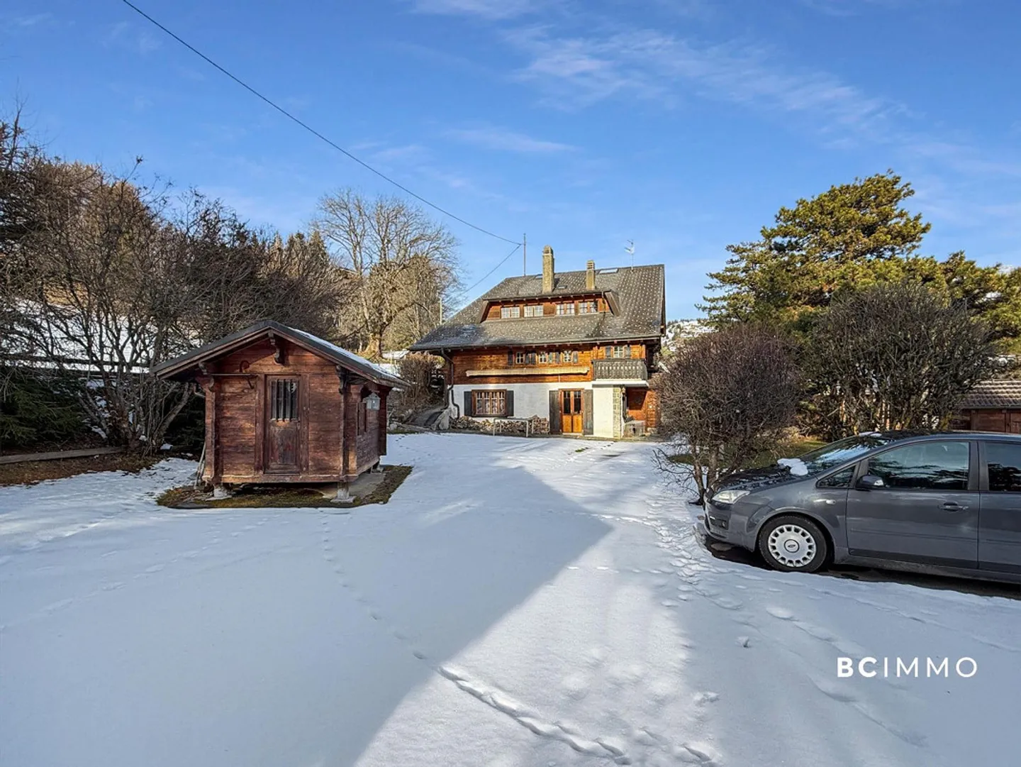 Posizione ideale per questo grande chalet composto da 4 appartamenti - Foto 2 di 7