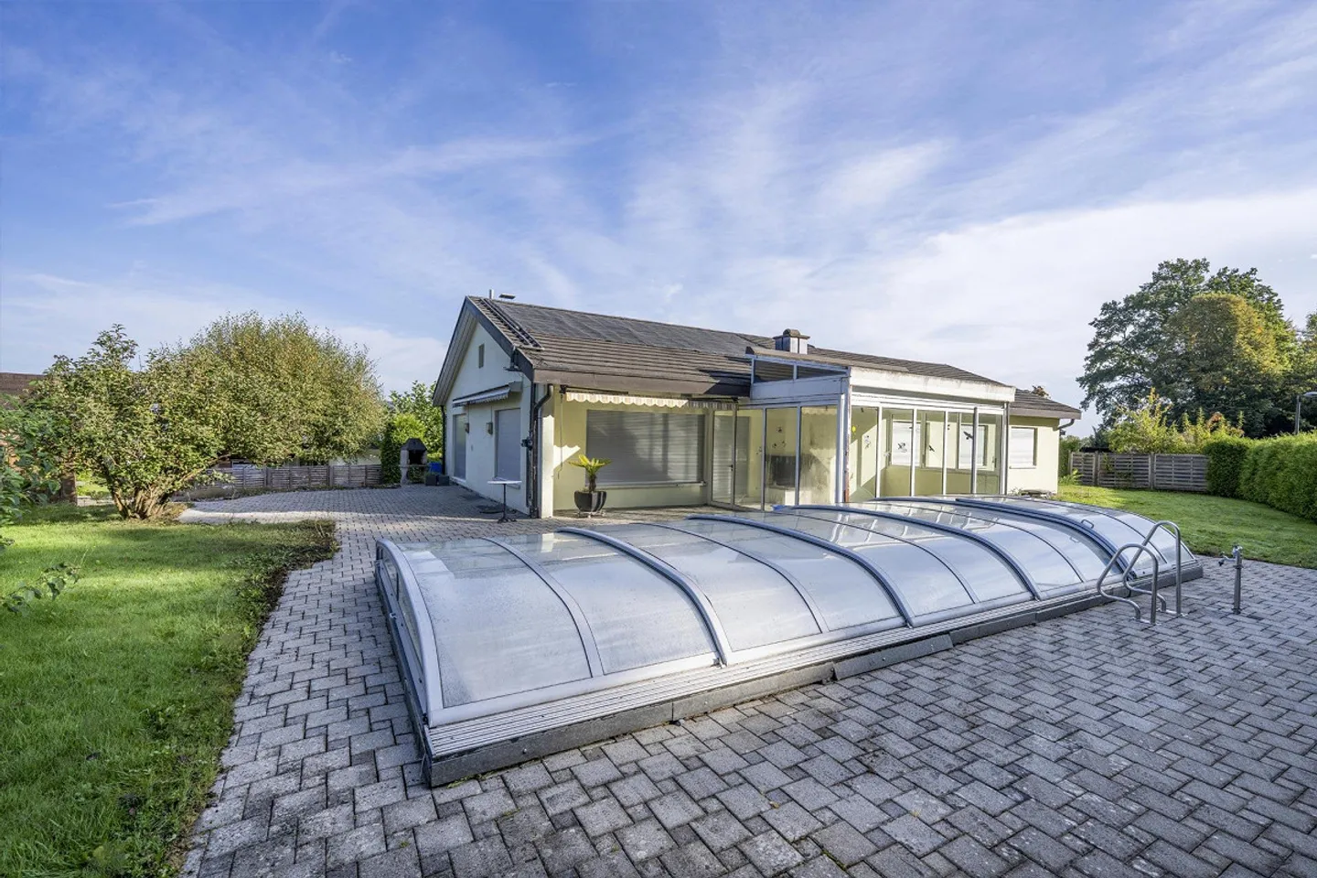 Affascinante casa unifamiliare con piscina - Foto 3 di 13