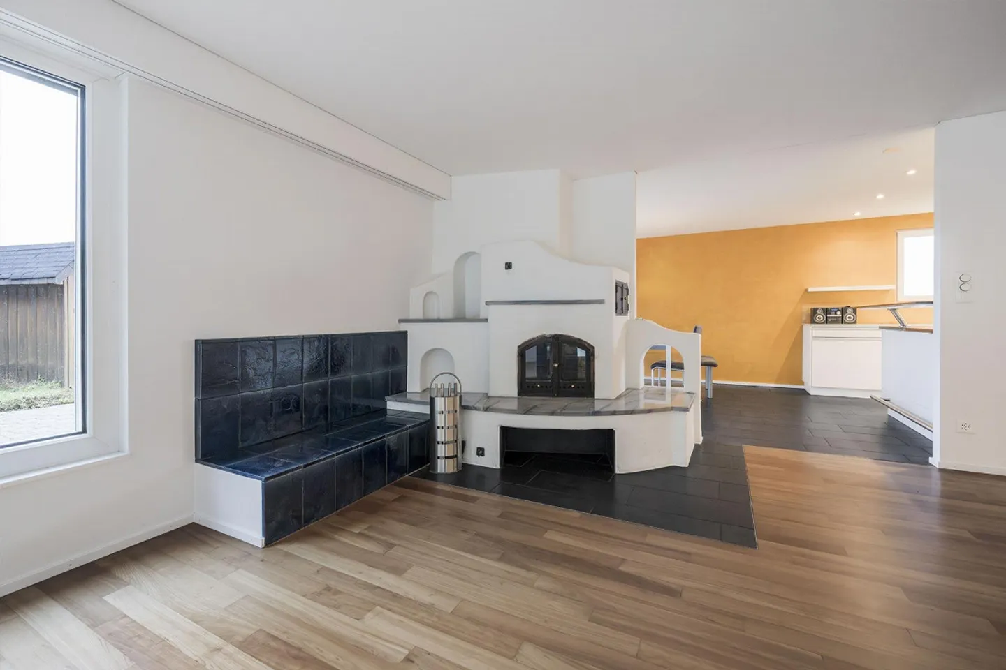 Affascinante casa unifamiliare con piscina - Foto 5 di 13