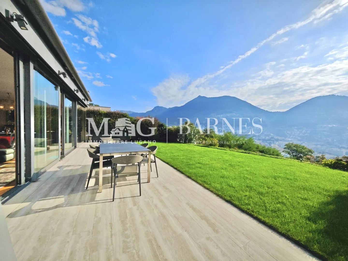 Lugano : Appartement 4.5 pièces avec terrasse et jardin vue sur le lac - Photo 21 sur 24