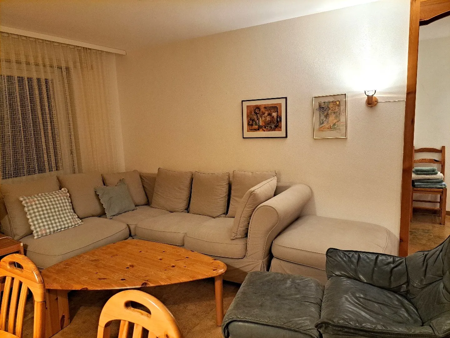 Appartement rénové avec terrasse - Photo 4 sur 6