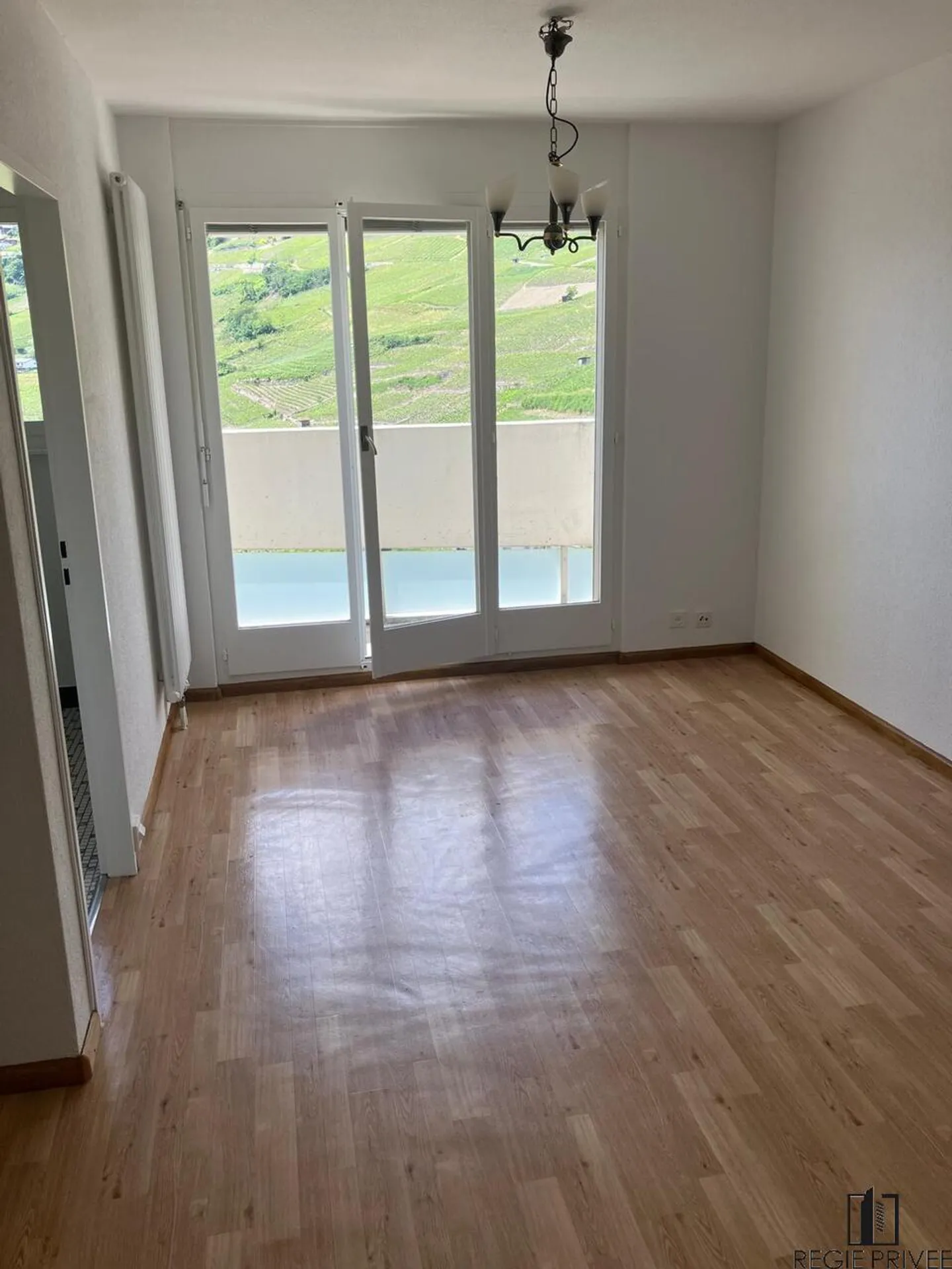 Appartement à louer - Photo 2 sur 6