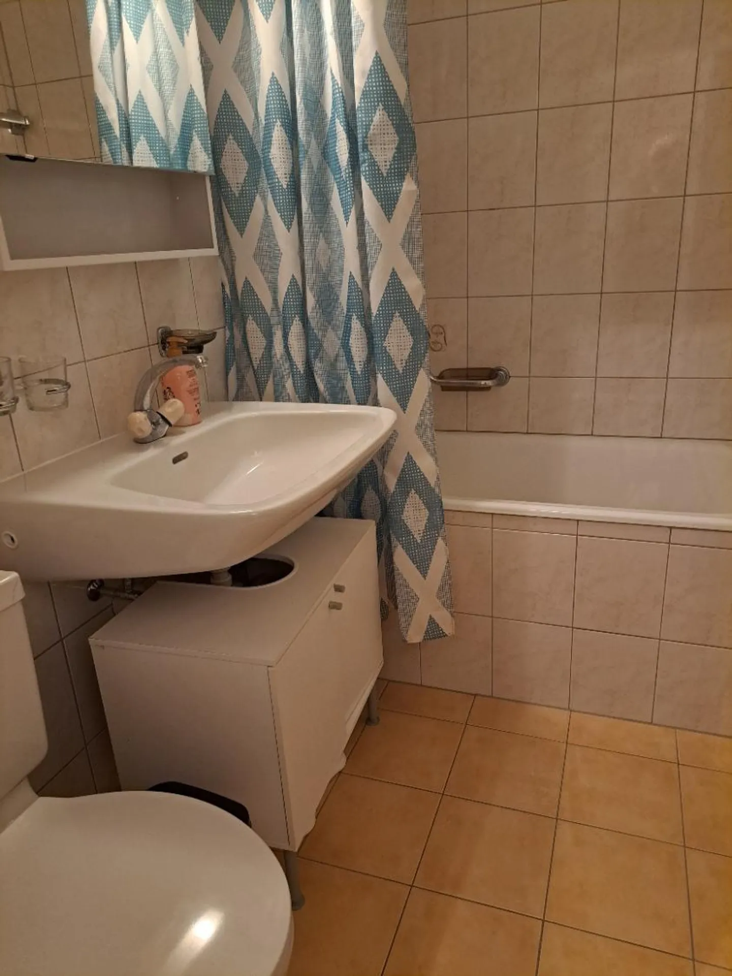 Appartement rénové avec terrasse - Photo 5 sur 6