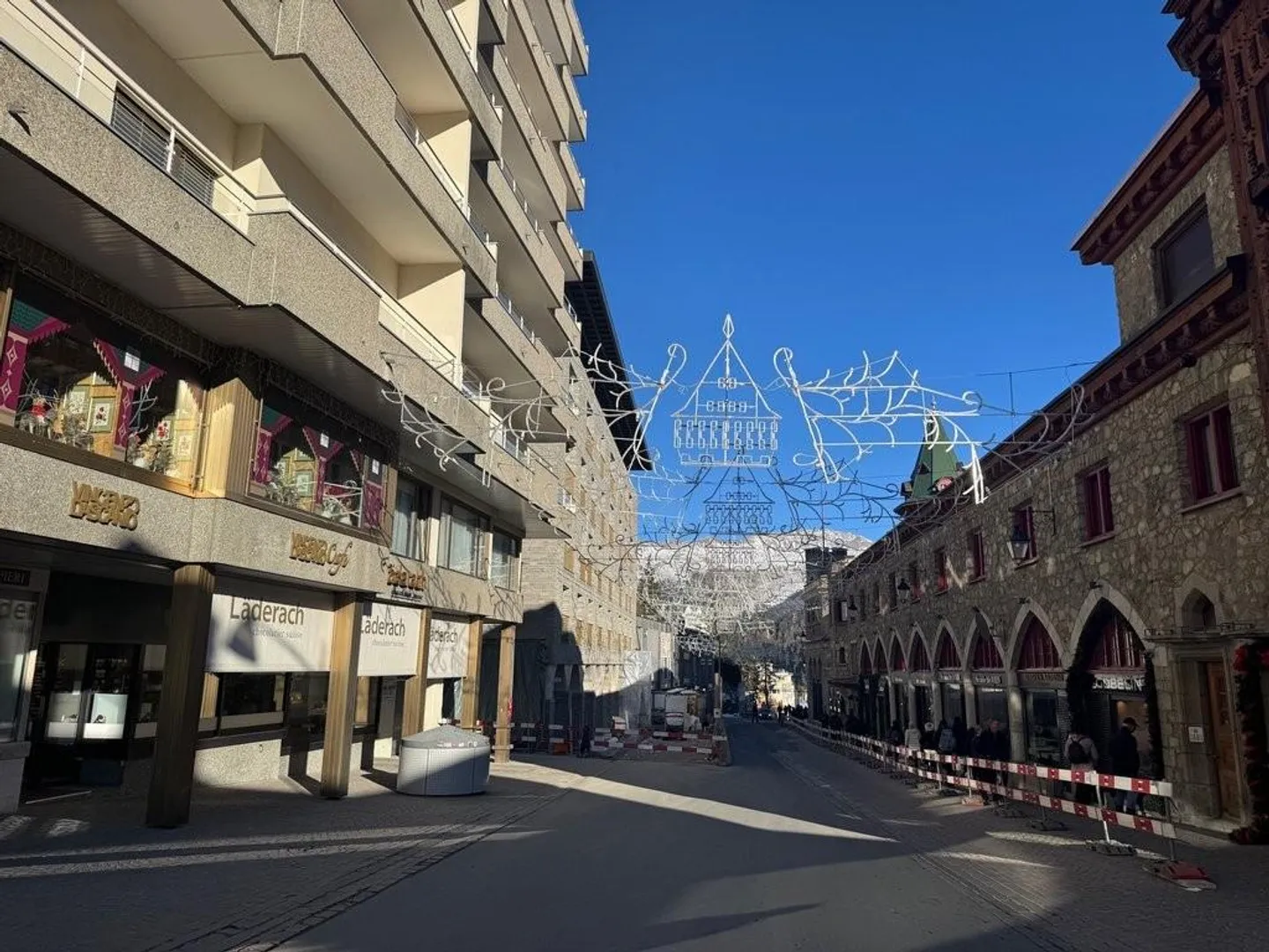 Exklusiver Tiefgaragenparkplatz im Herzen von St. Moritz zu vermieten! - Foto 1 von 4