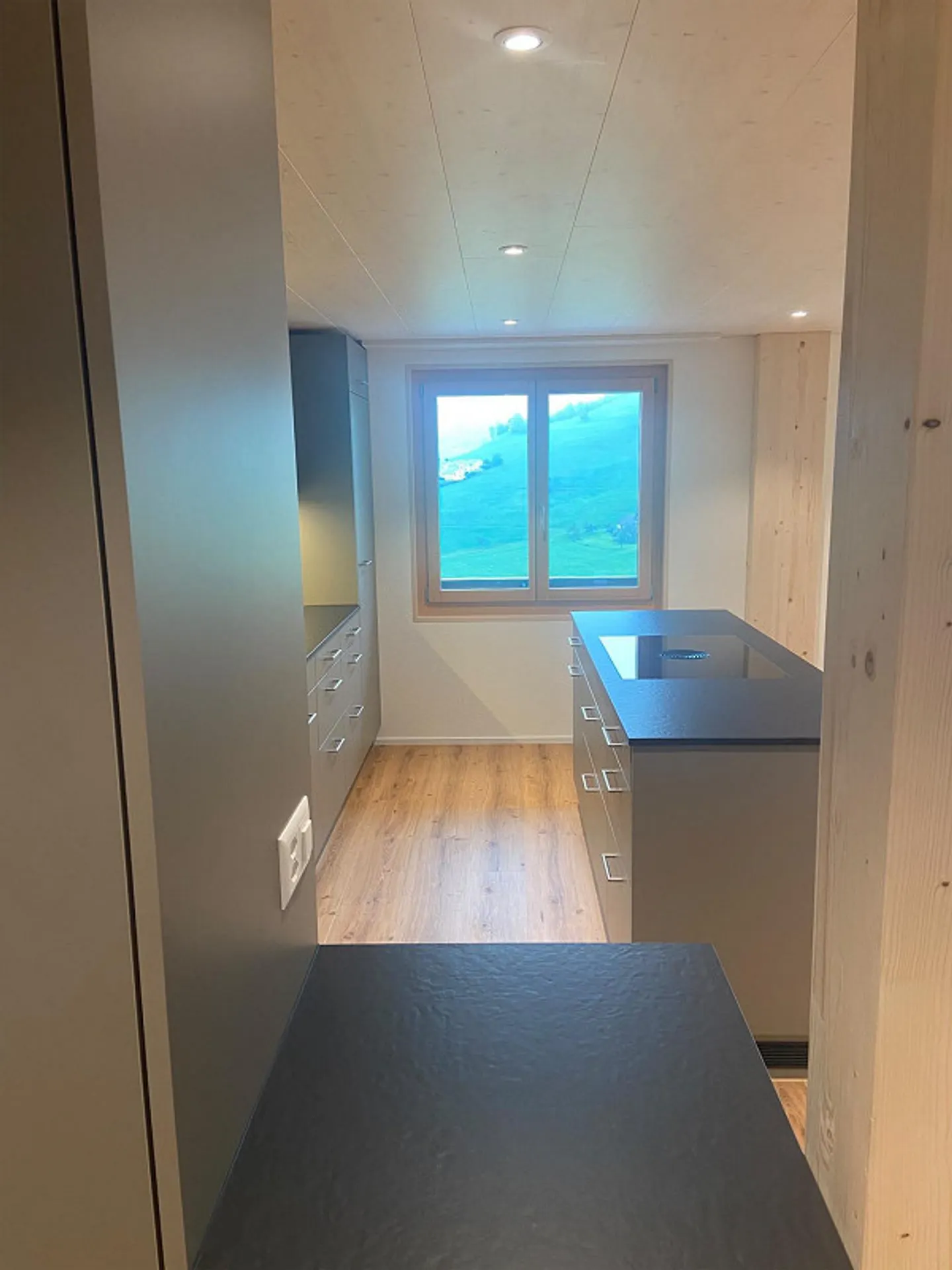 Appartamento 4,5 stanze completamente ristrutturato in affitto - Foto 5 di 14