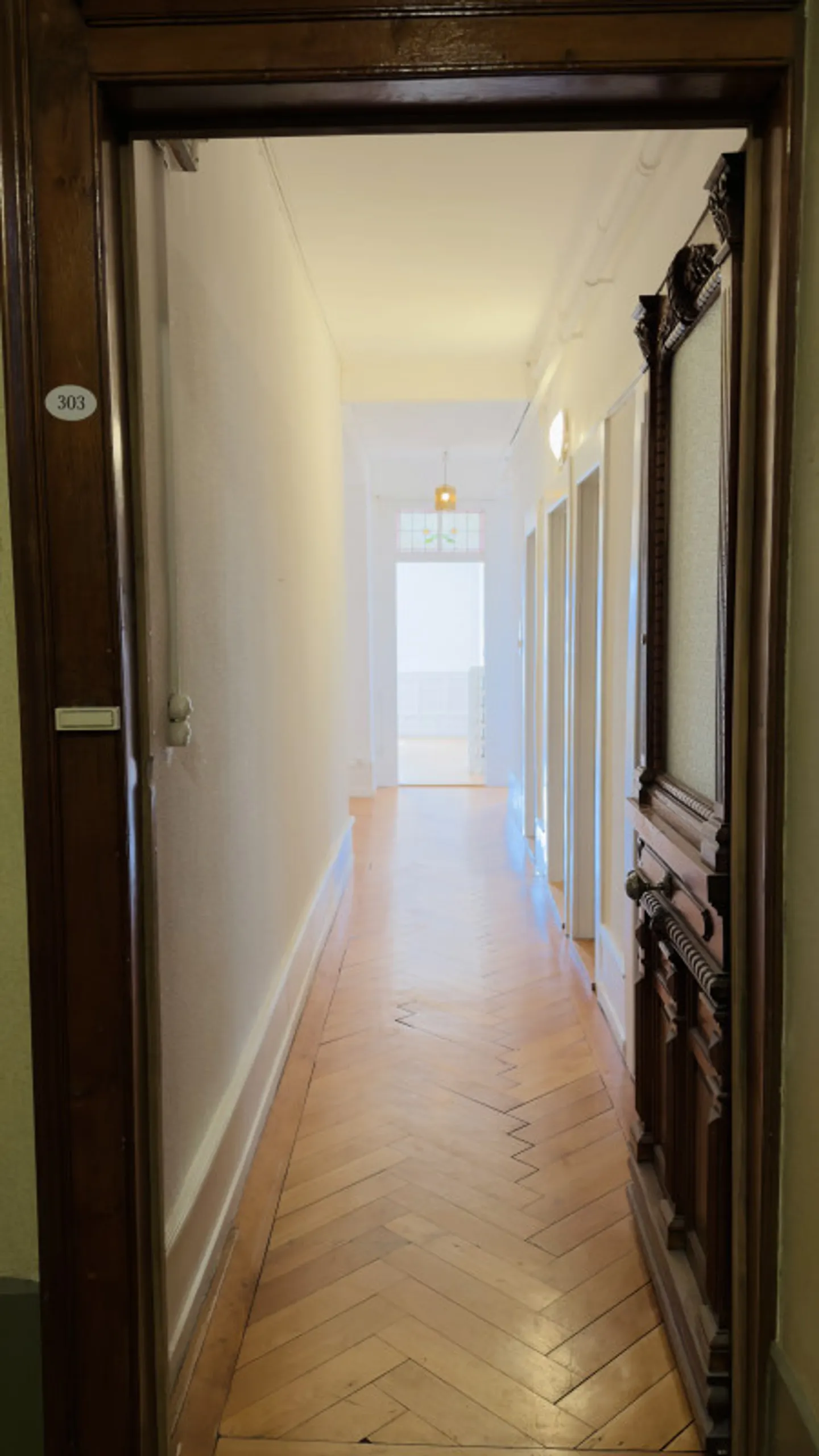 Hervorragende 4-Zimmer-Wohnung mit Charakter - Premiumlage in der Nähe des Bahnhofs - Foto 1 von 13