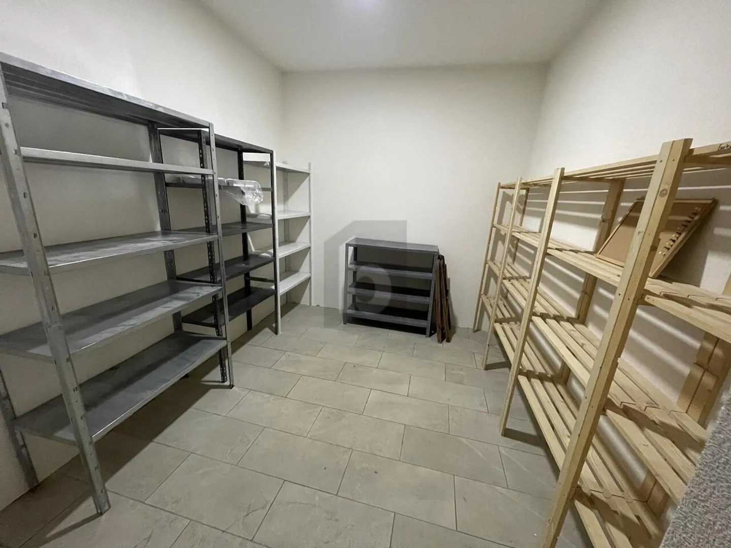 SPAZIO COMMERCIALE RAPPRESENTATIVO CON MAGAZZINO - Foto 4 di 6