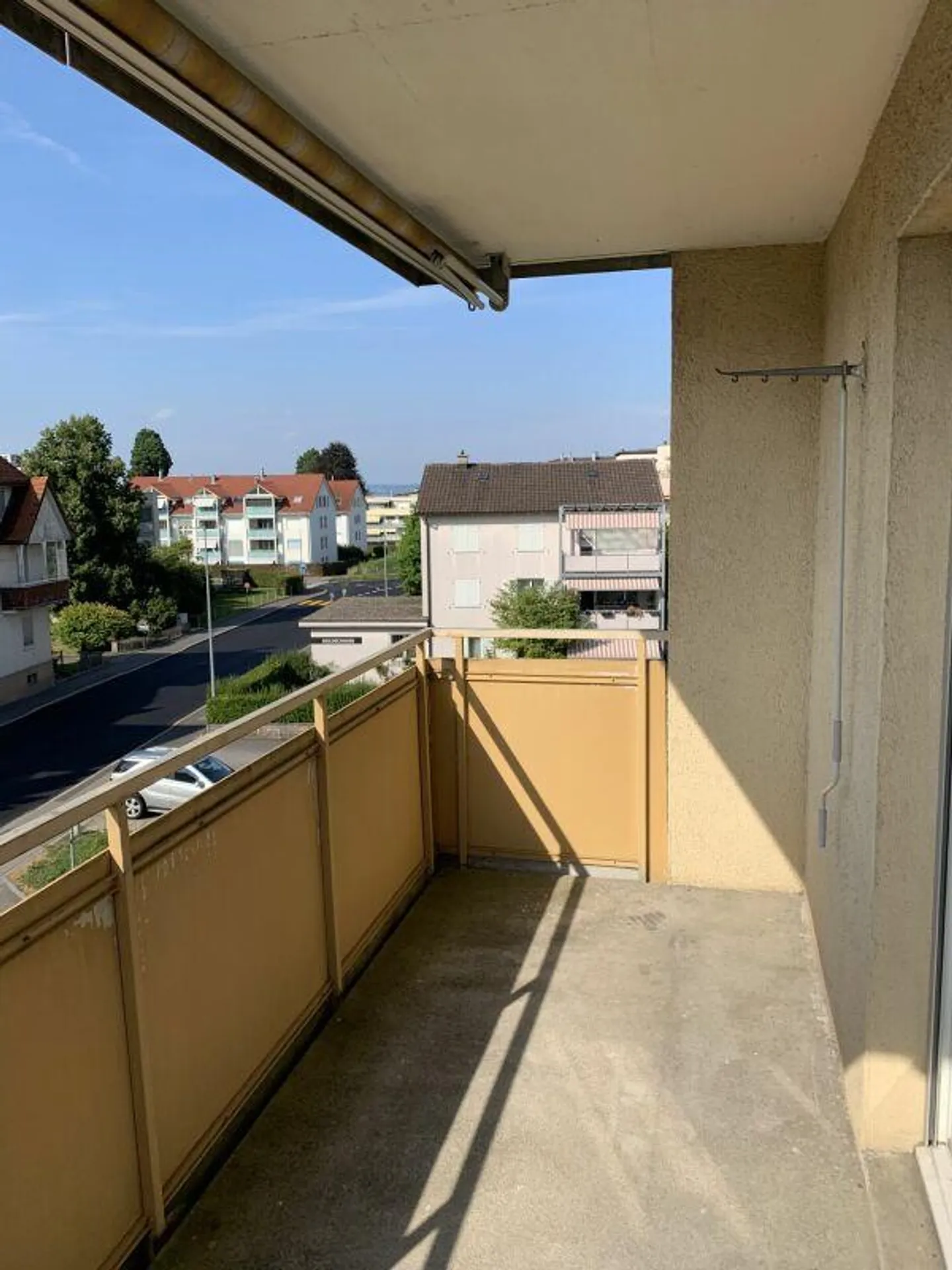 Cozy apartment by the lake seeks tenant! - Photo 6 of 8