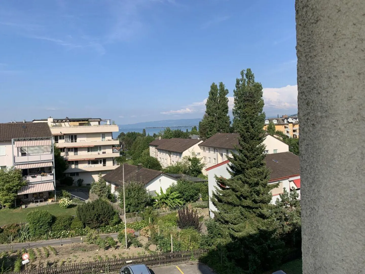 Cozy apartment by the lake seeks tenant! - Photo 7 of 8