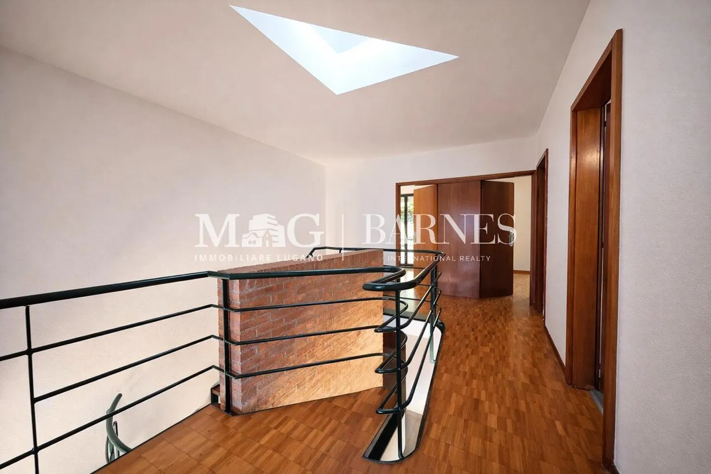 Lugano: Villa mit Seeblick und privatem Garten - Foto 21 von 23