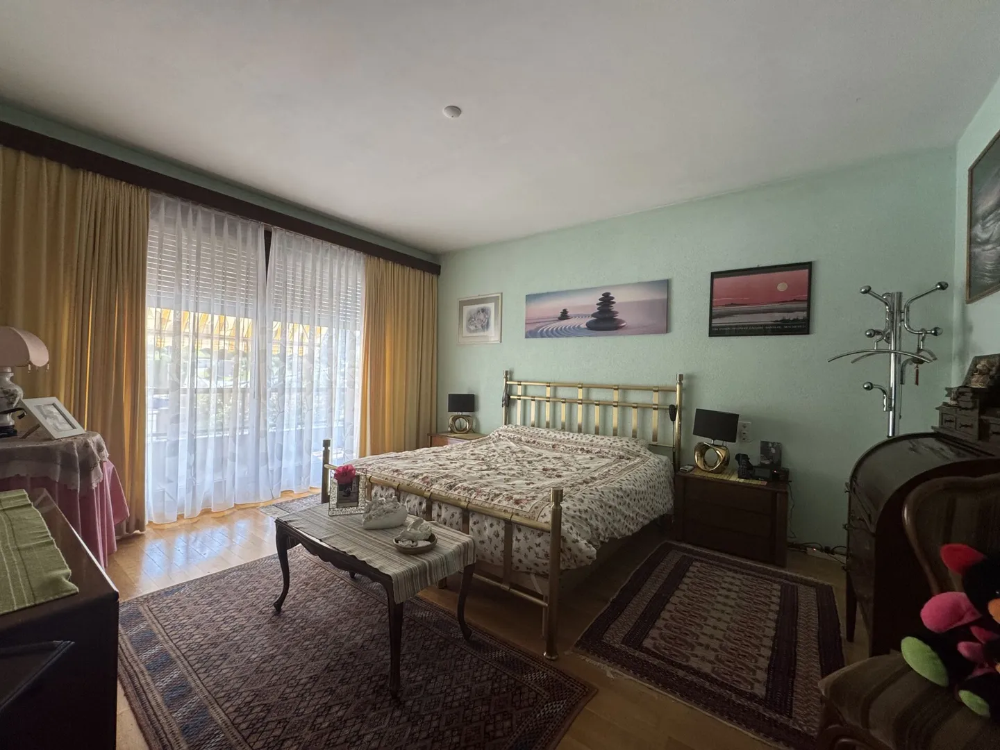 Propriété Unique avec Deux Grands Appartements et Espace Commercial - Photo 7 sur 8