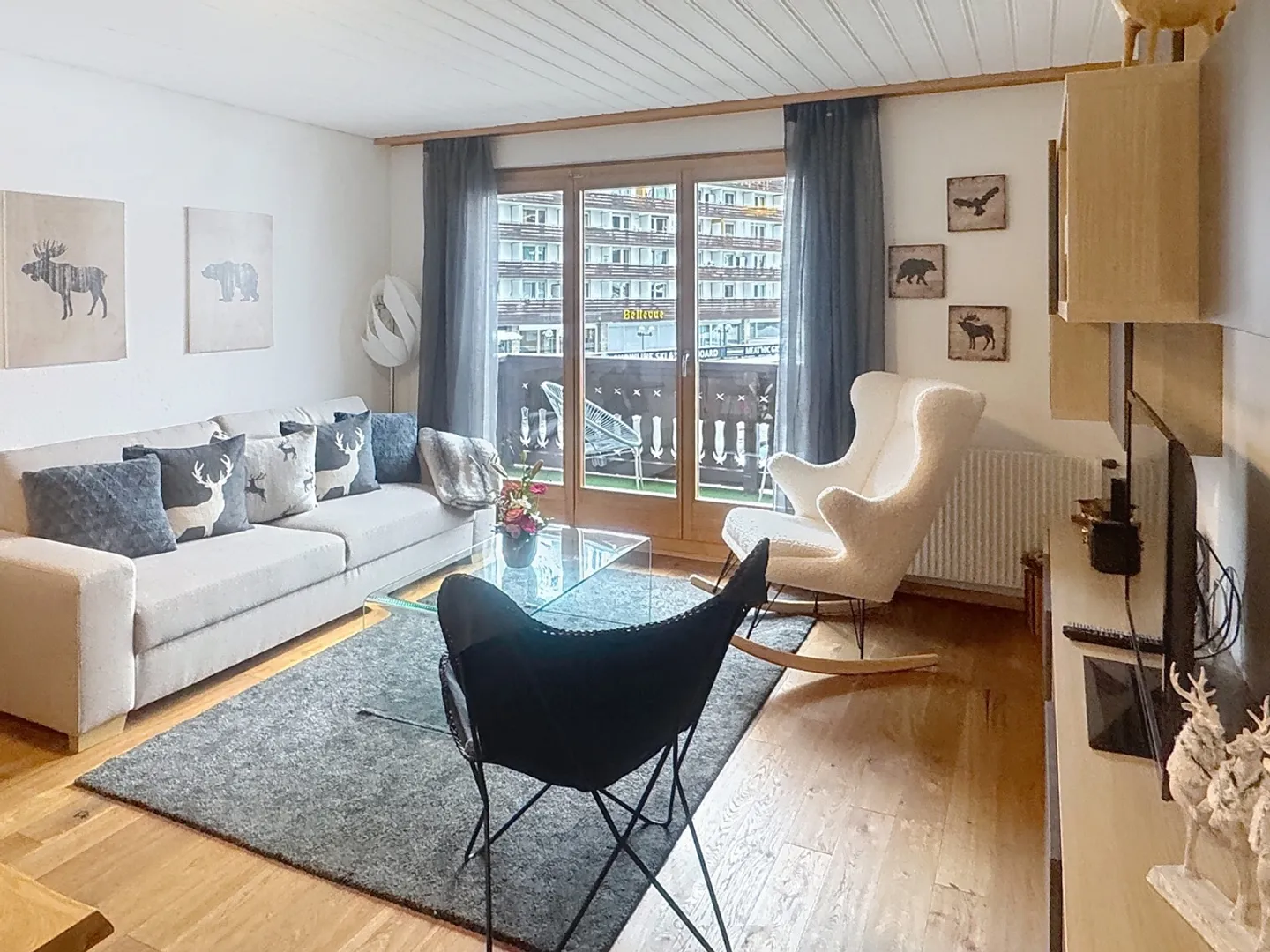 Rare à la vente Magnifique 3.5 P rénové PROCHE DU TÉLÉCABINE ! - Photo 2 sur 8