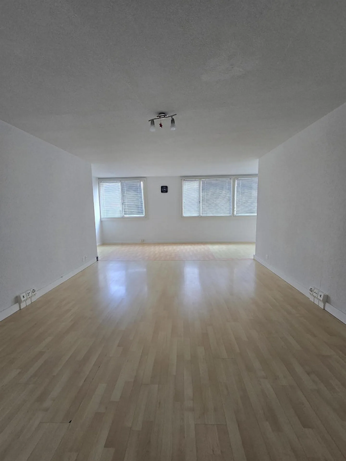 Espace de bureau dans un emplacement privilégié à Aesch - Photo 1 sur 2