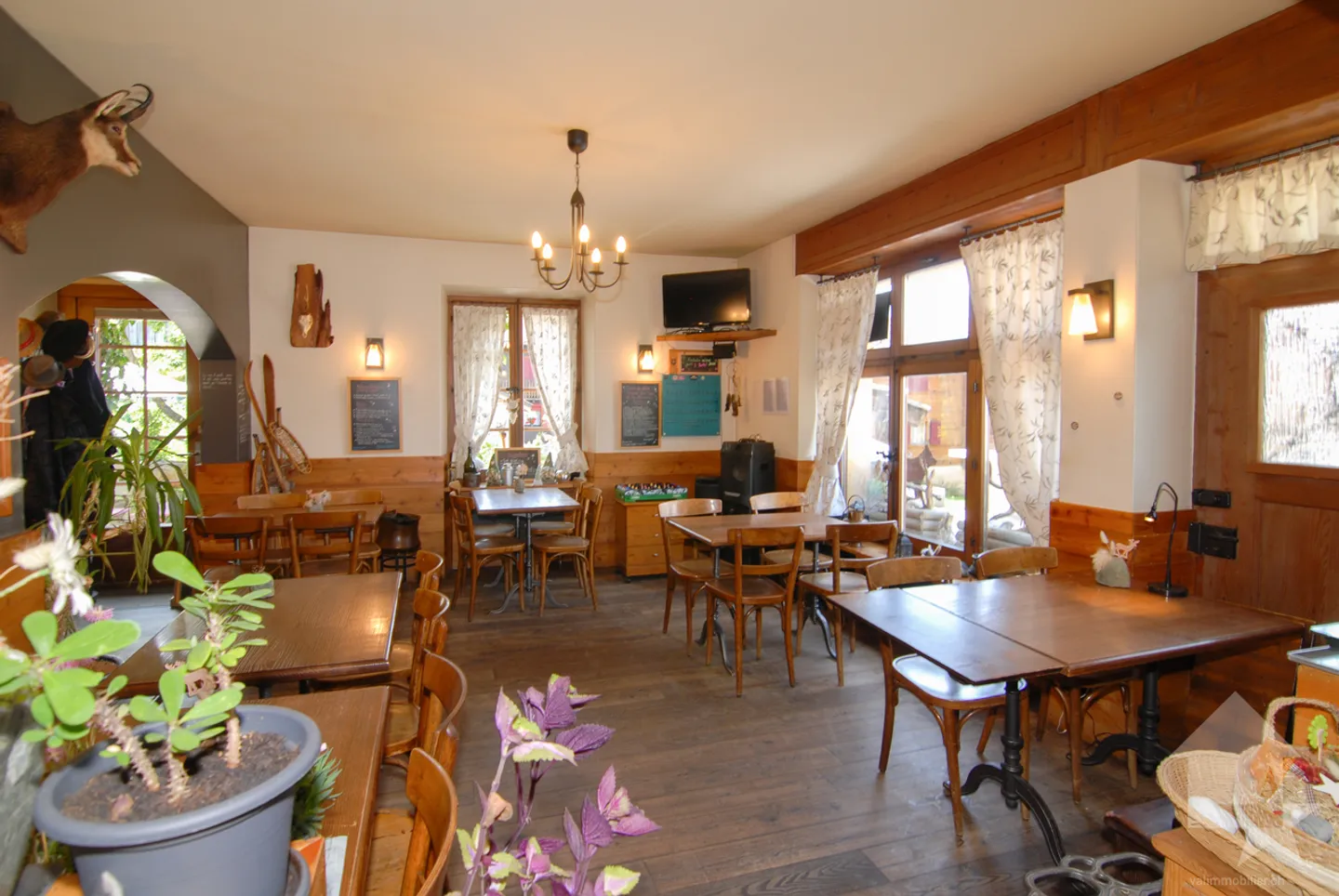 Bella opportunità: Caffè-Ristorante nel villaggio di Veysonnaz - Foto 1 di 8