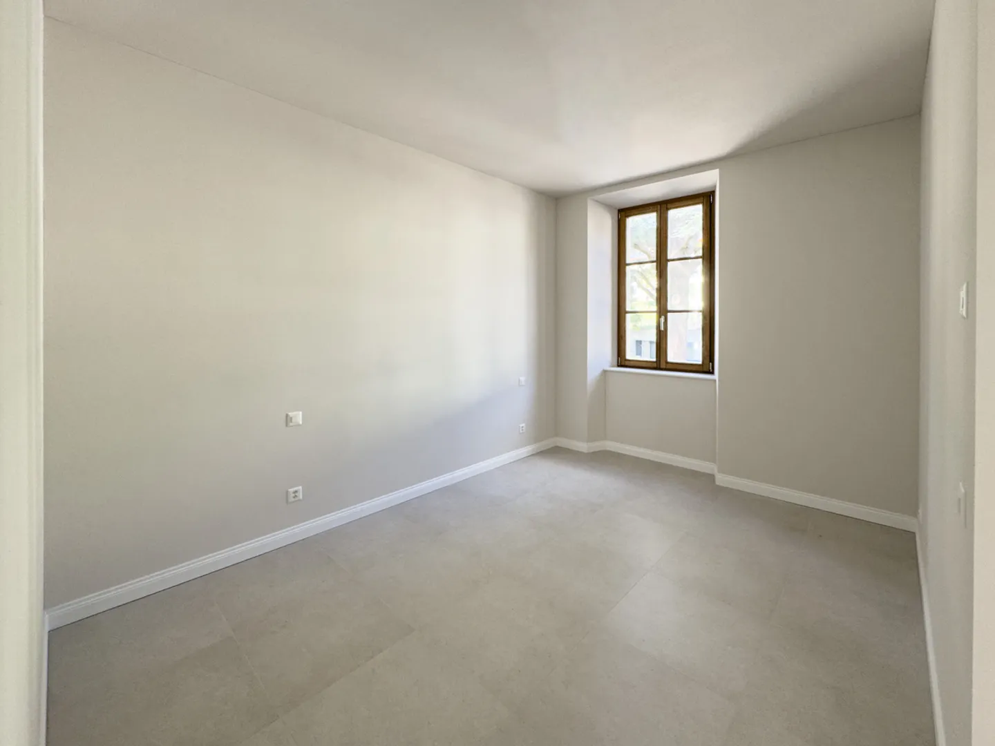 4.5 rooms in a splendid recently renovated historic villa - Photo 5 of 9