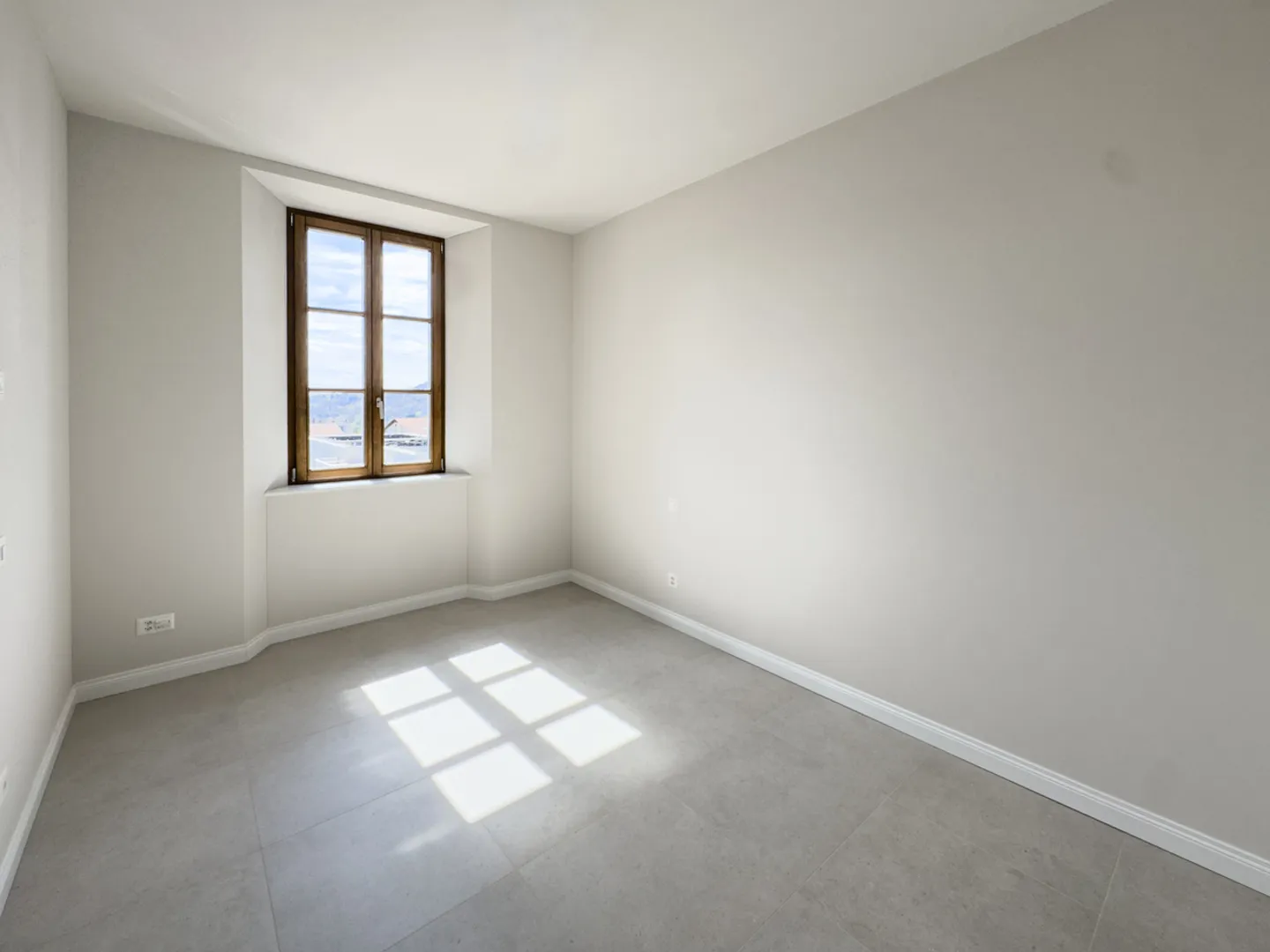 4.5 rooms in a splendid recently renovated historic villa - Photo 7 of 9