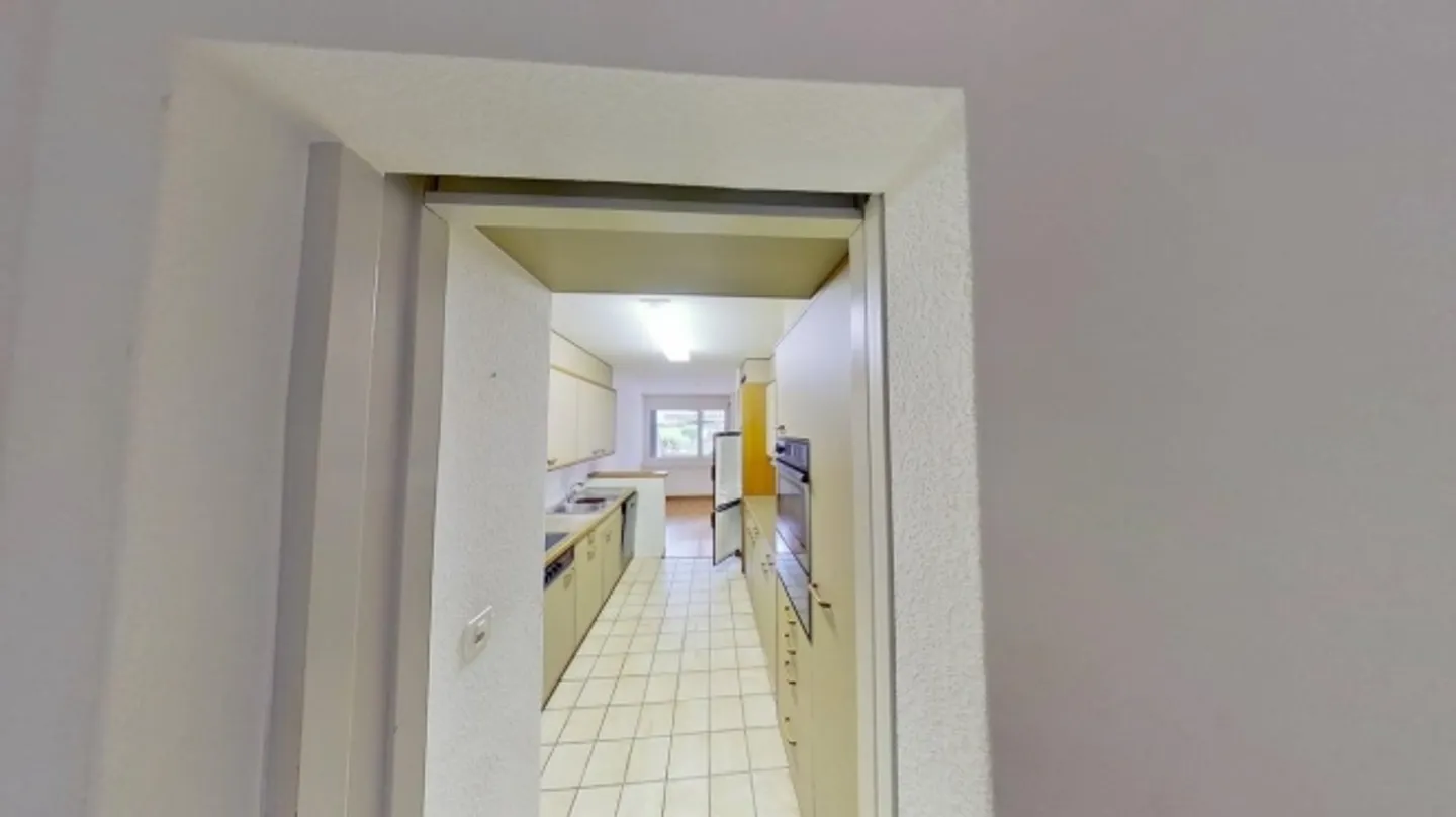 Spacious Living at Hegibachplatz in District 8 - Photo 4 of 11