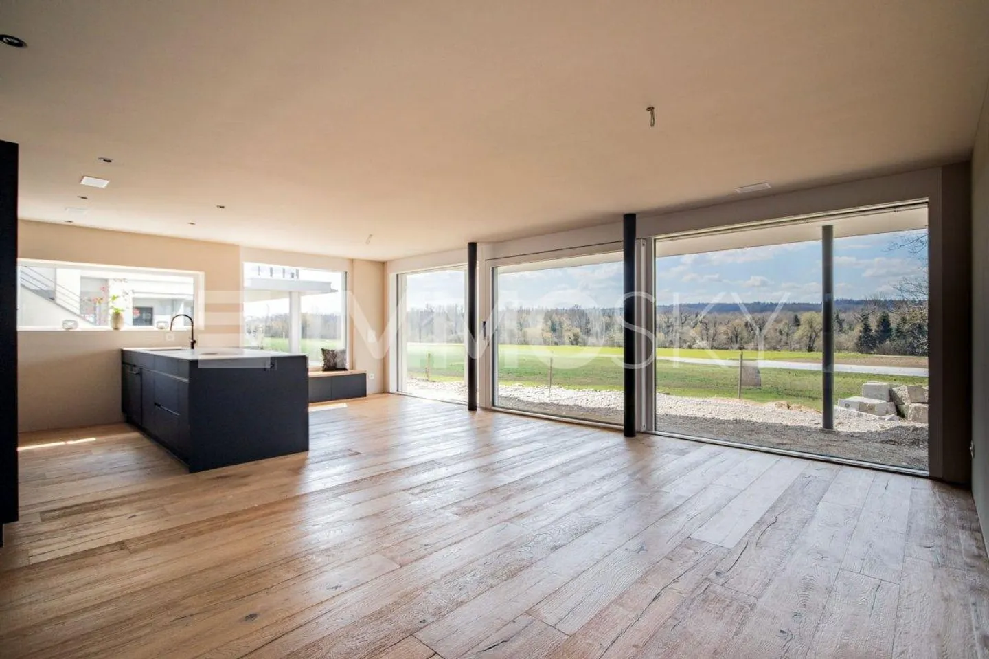 5.5 Room House - Photo 2 of 5