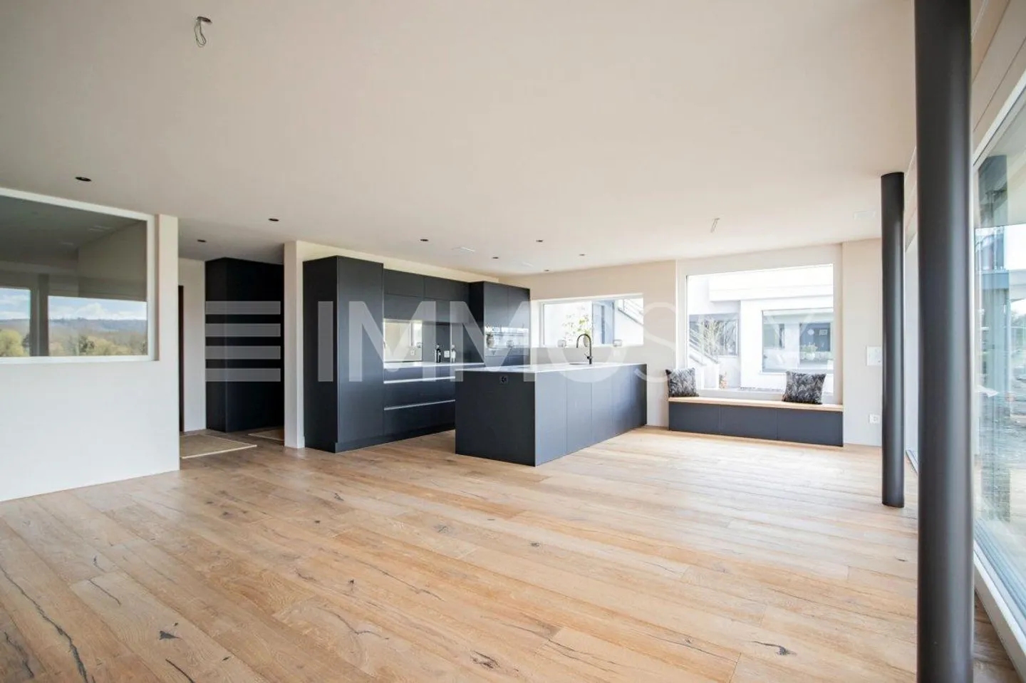 5.5 Room House - Photo 3 of 5