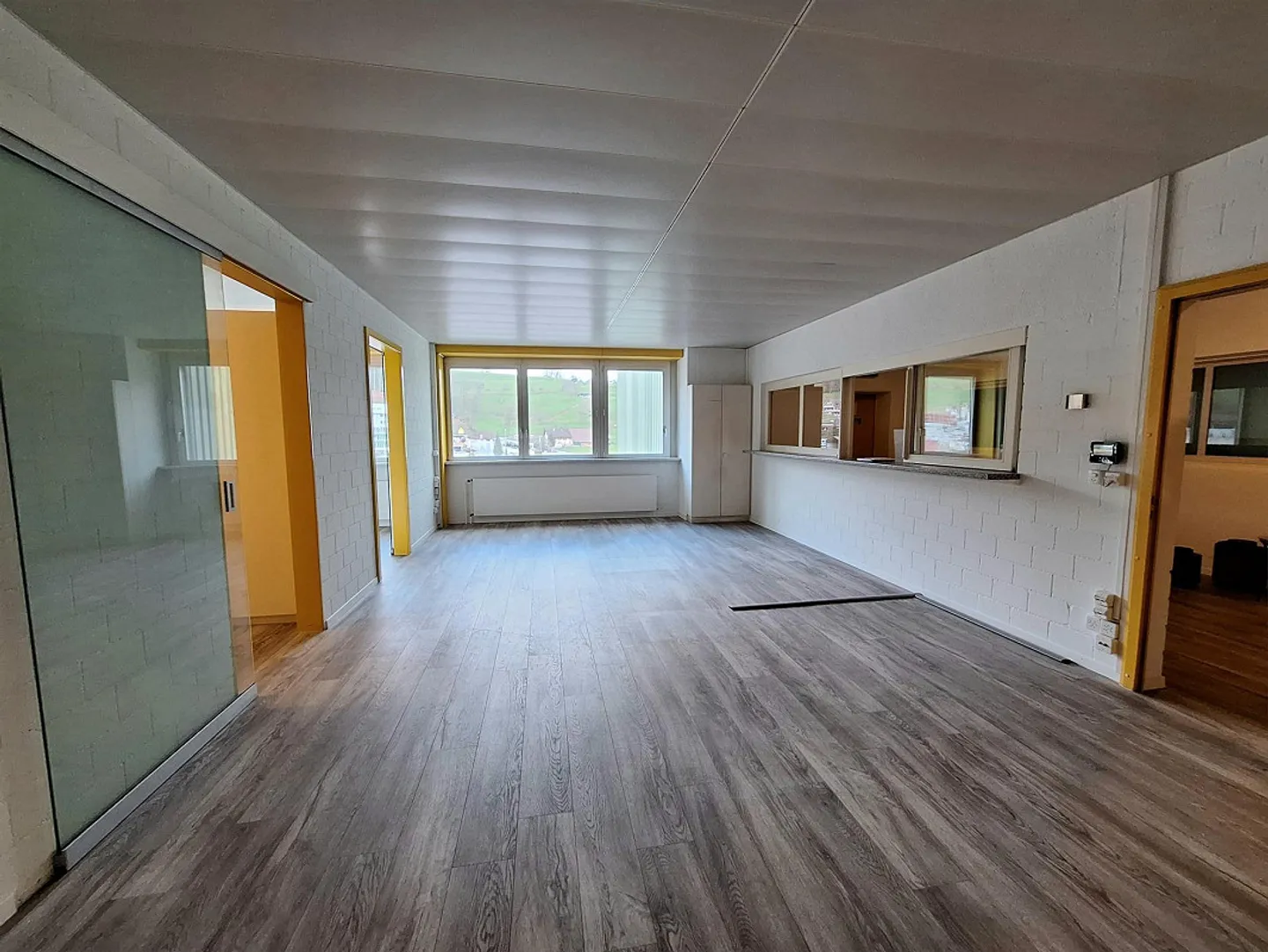 110 m2 Office + 45 m2 Studio - Photo 1 of 5