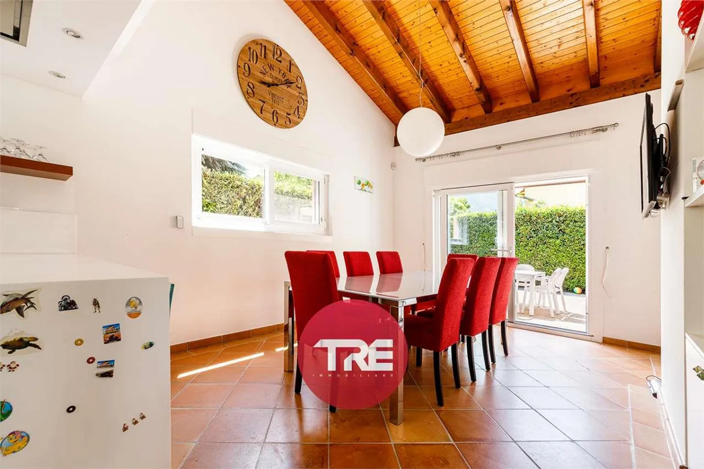 Grande villa con piscina - Foto 6 di 13