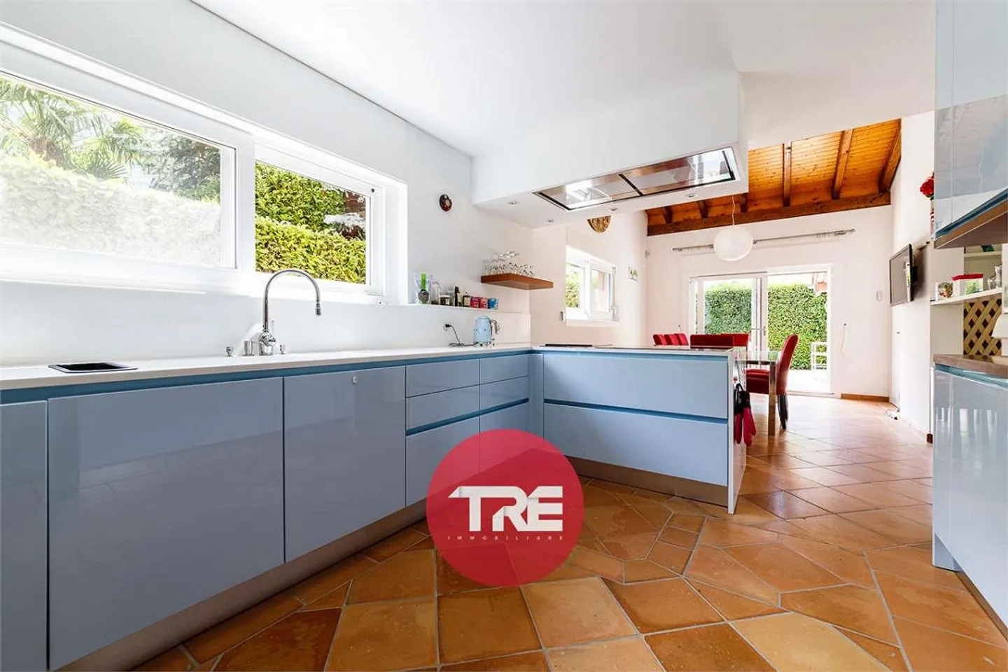 Grande villa con piscina - Foto 7 di 13