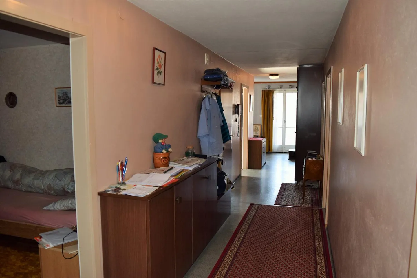 Mixed-use building - Photo 9 of 13