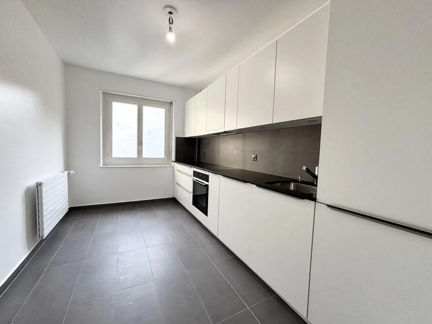 Beautiful 4-room apartment in Servette - Photo 2 of 8
