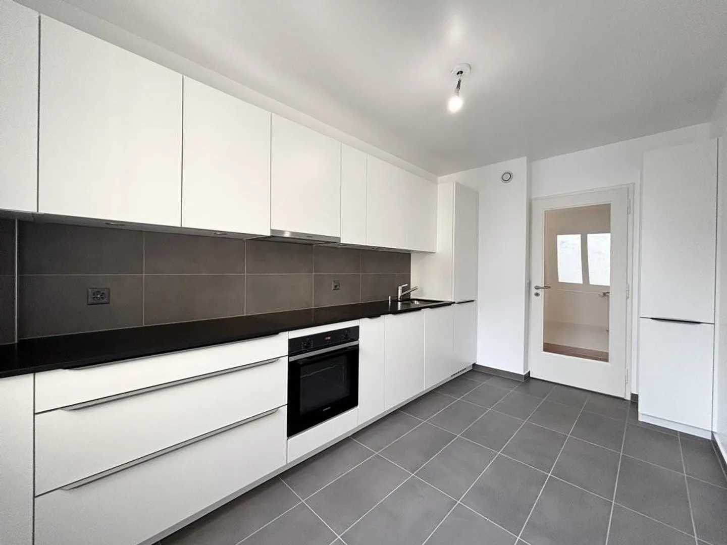 Beautiful 4-room apartment in Servette - Photo 3 of 8