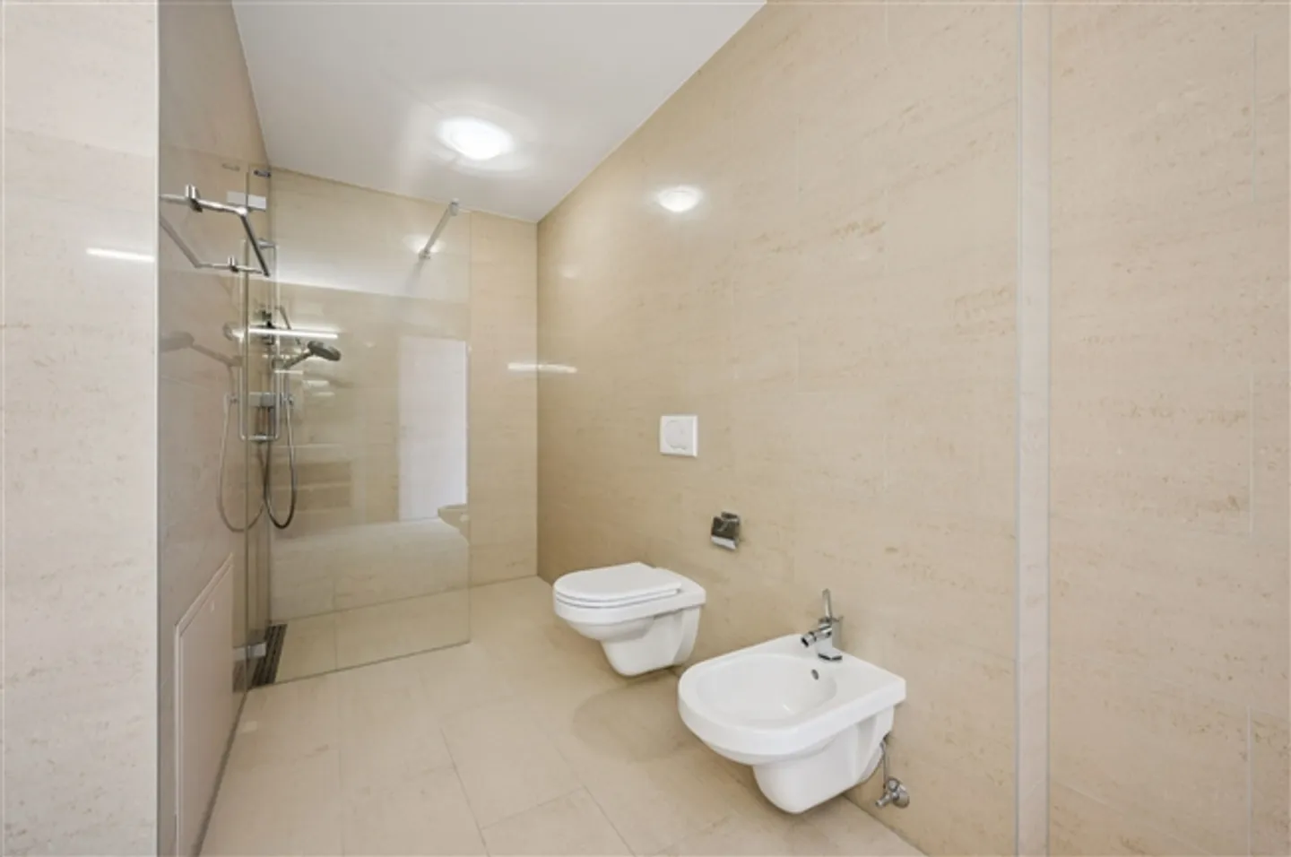 Stylish 4.5-room apartment with mountain view - Photo 7 of 13