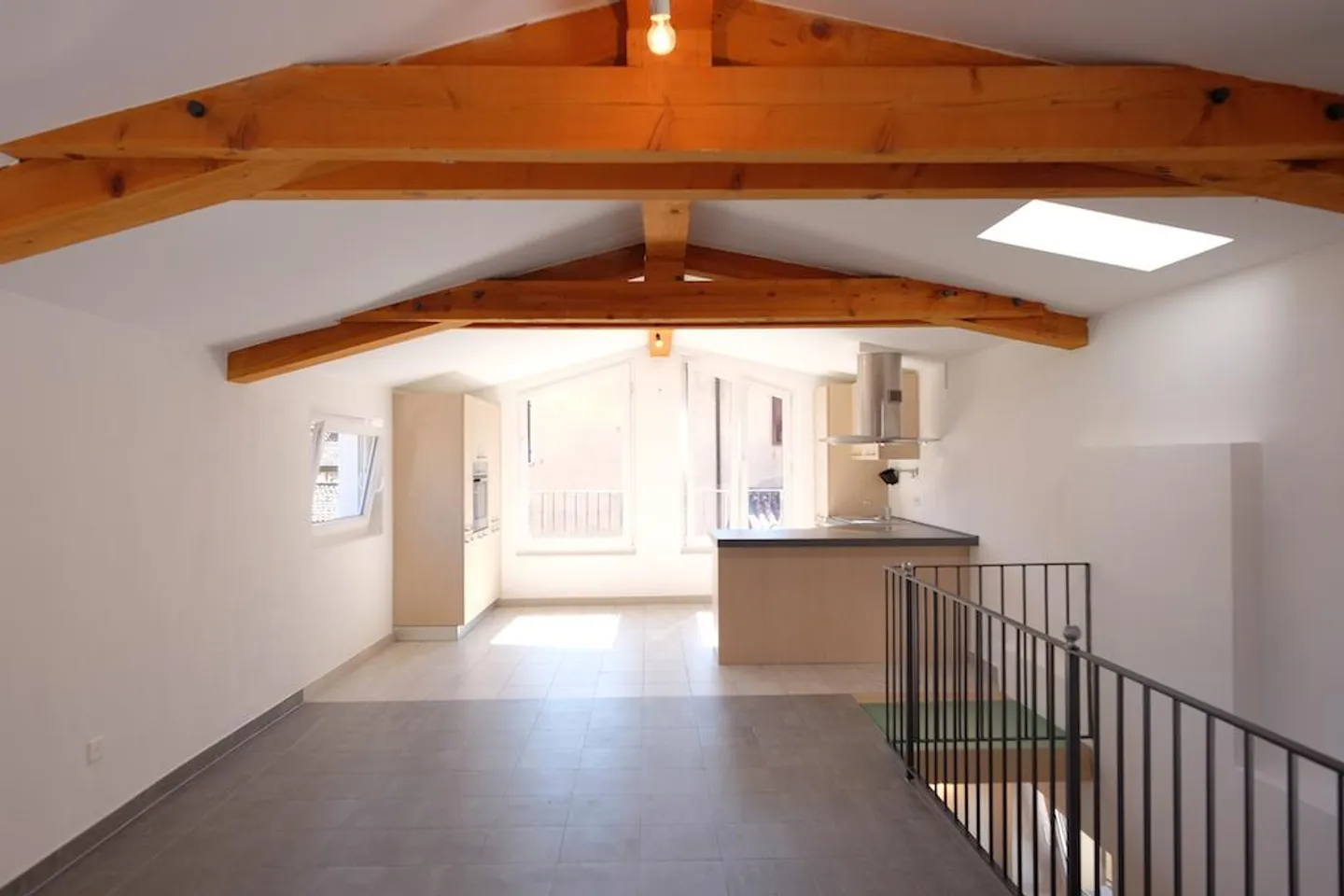 Bright 3.5 Room Duplex in the Historic Center of Caslano - Photo 1 of 12