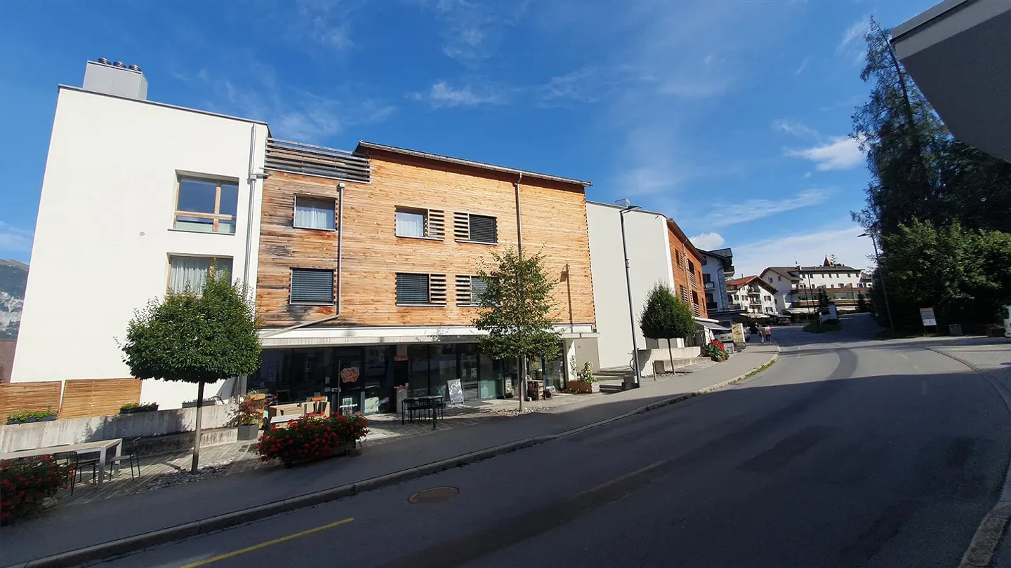 Spazio commerciale/Ufficio/Spazio espositivo nel cuore di Flims Waldhaus - Foto 1 di 3