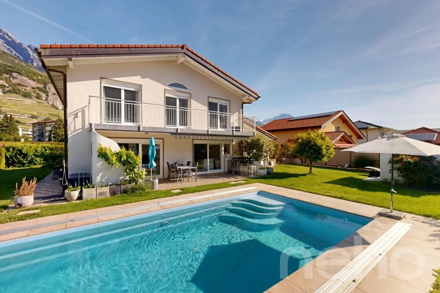 Charmante Villa mit Pool - Foto 1 von 12