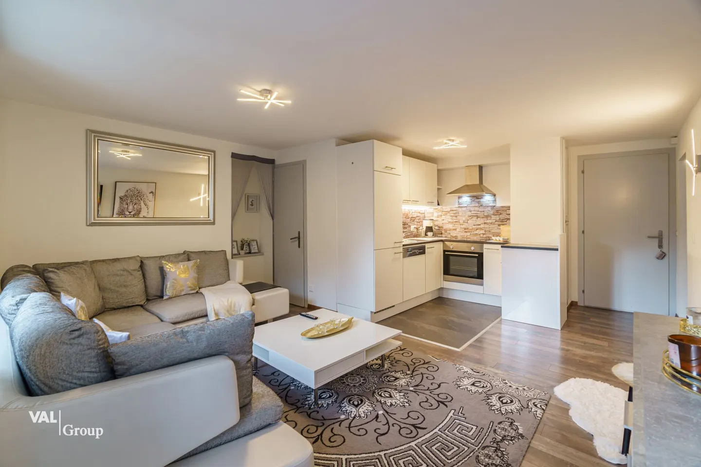 Cozy Home with Mountain View: Apartment in the Heart of Glis - Photo 1 of 11