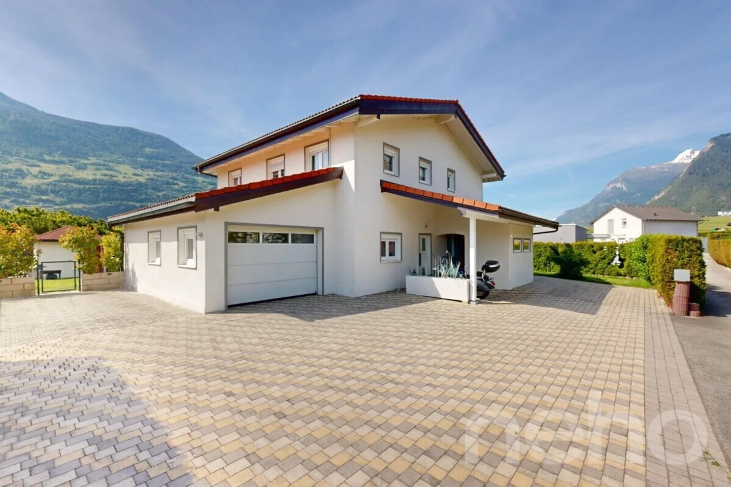 Charmante Villa mit Pool - Foto 11 von 12