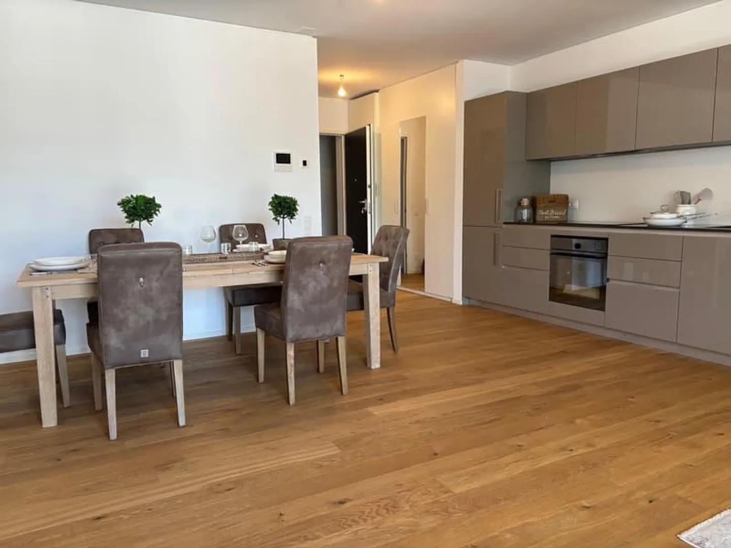 Appartamento moderno con vista lago - Foto 2 di 8