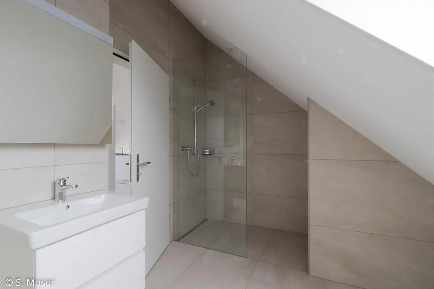 Modern penthouse apartment with high-quality finish - Photo 4 of 7