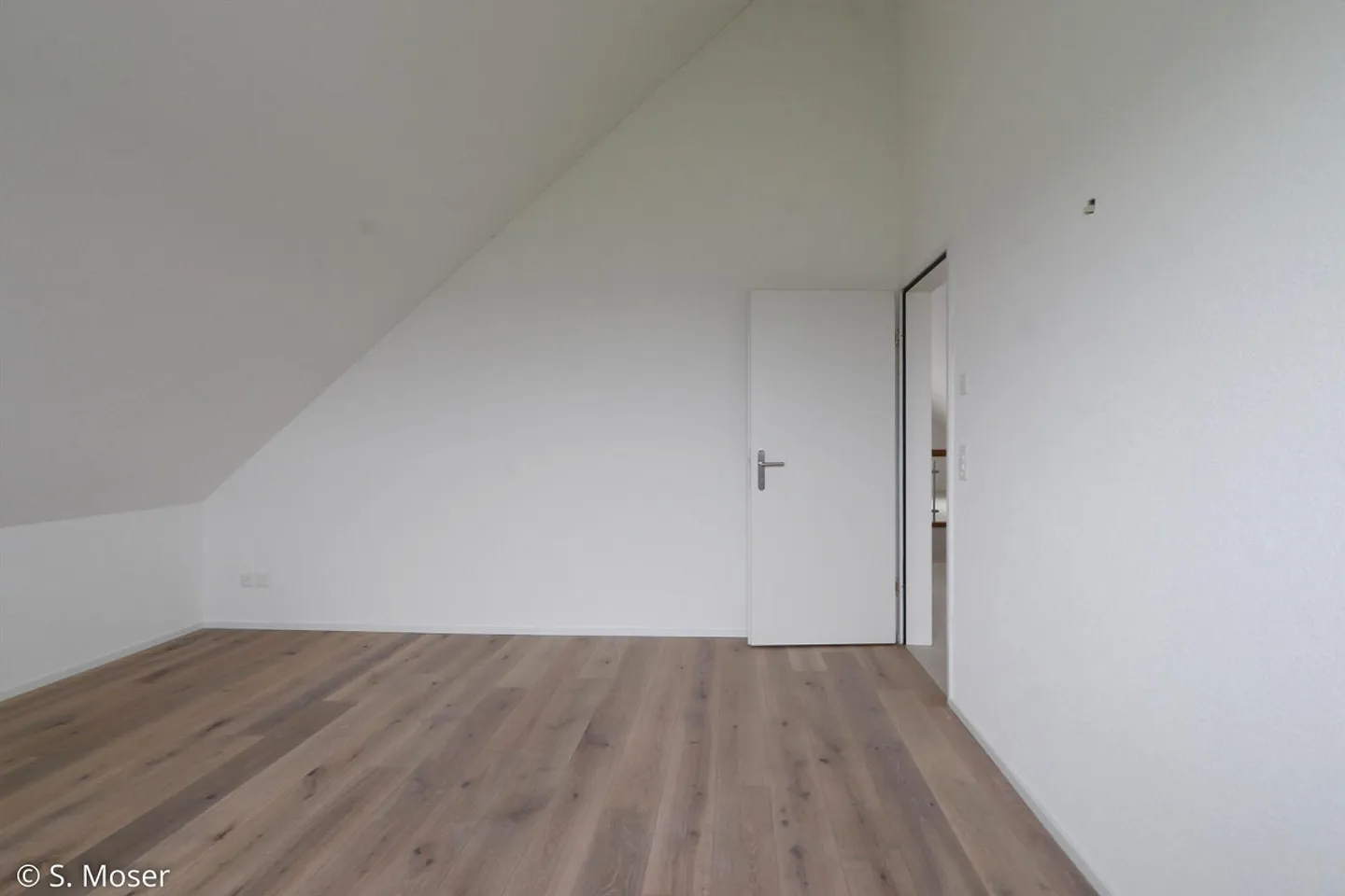 Modern penthouse apartment with high-quality finish - Photo 5 of 7